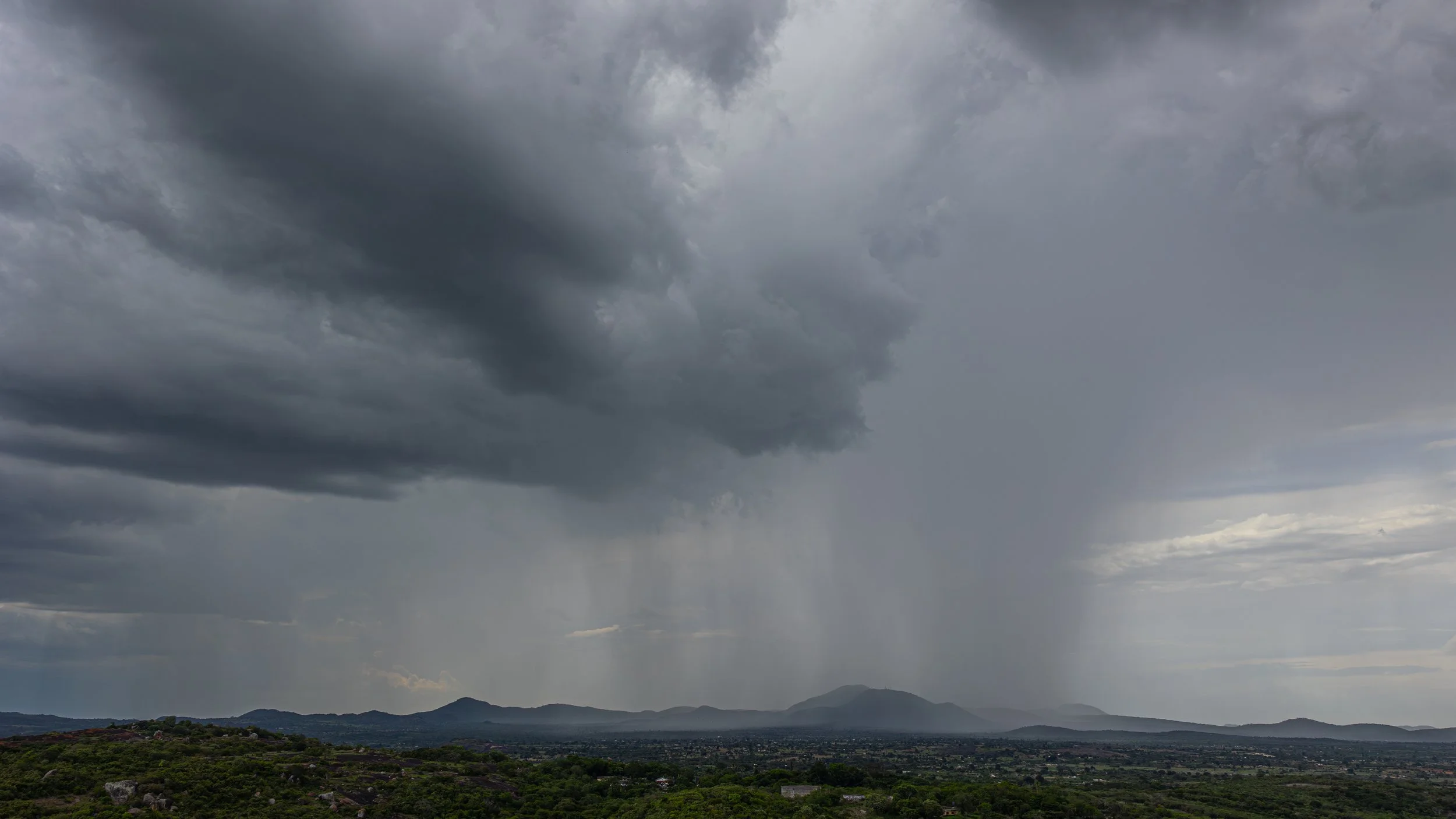 _H8A4817-Verbessert-NR_Wolken_Zimbabwe.jpg