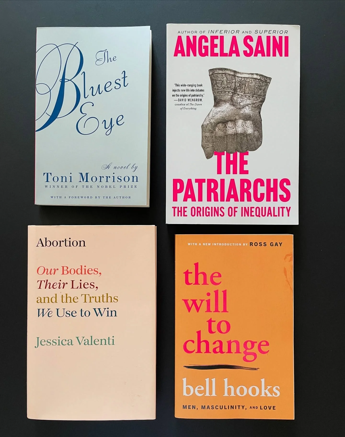 One of my absolute favorite things to do when in NYC is going to @strandbookstore 🩷 I spend hours in the basement surrounded by shelf&rsquo;s full of women&rsquo;s studies, s3xuality &amp; equality. Some extremely outdated filled with (we know now) 