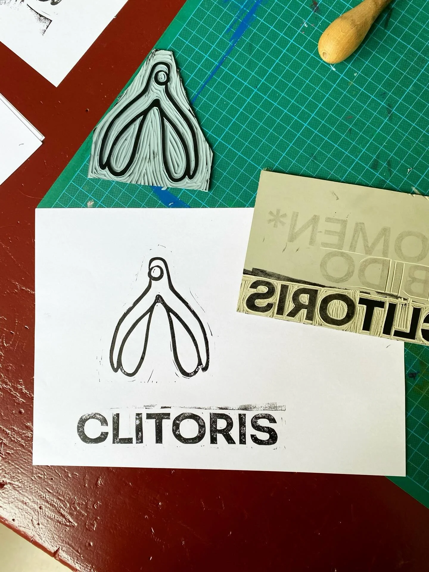 in the making ✨✨🫶🏾 @juultekent is working on a visual concept for @sekswijzer and i am SO exited!! 

🩷 i love her work 
🩷 send her nudes: she makes you a piece of art 
👉🏾 check out @grafischewerkplaatsutrecht 

STAY TUNED 💫

#art #women #print