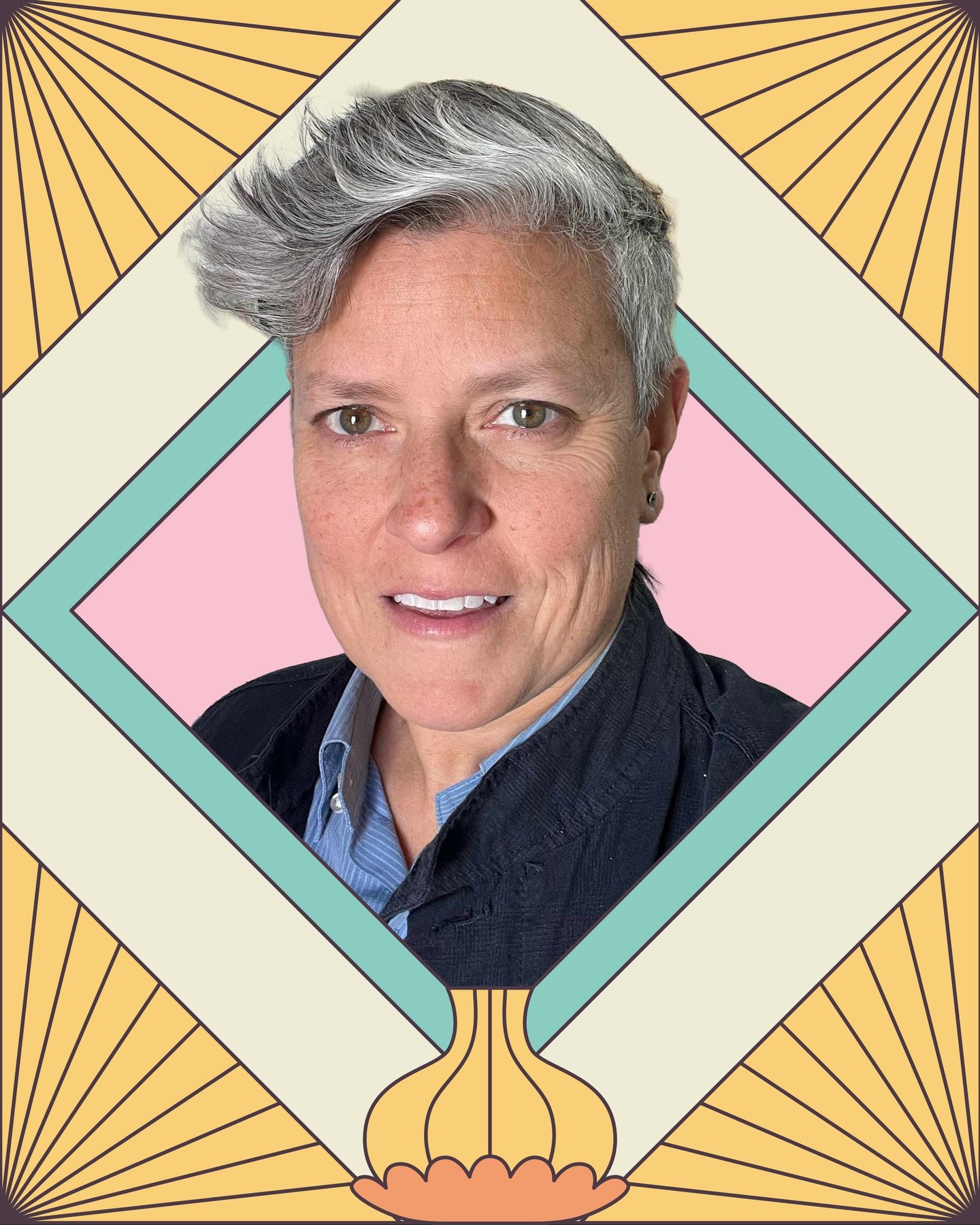 🐾Put your paws in the air for our sitter of the month 🐵E!!!!🐵

✨This month we learned about her admiration for Apes, her sweet family of Floofs, and insider knowledge on the best trails to have an adventure!🐾🙈🌷

1️⃣Who was the first soul-animal