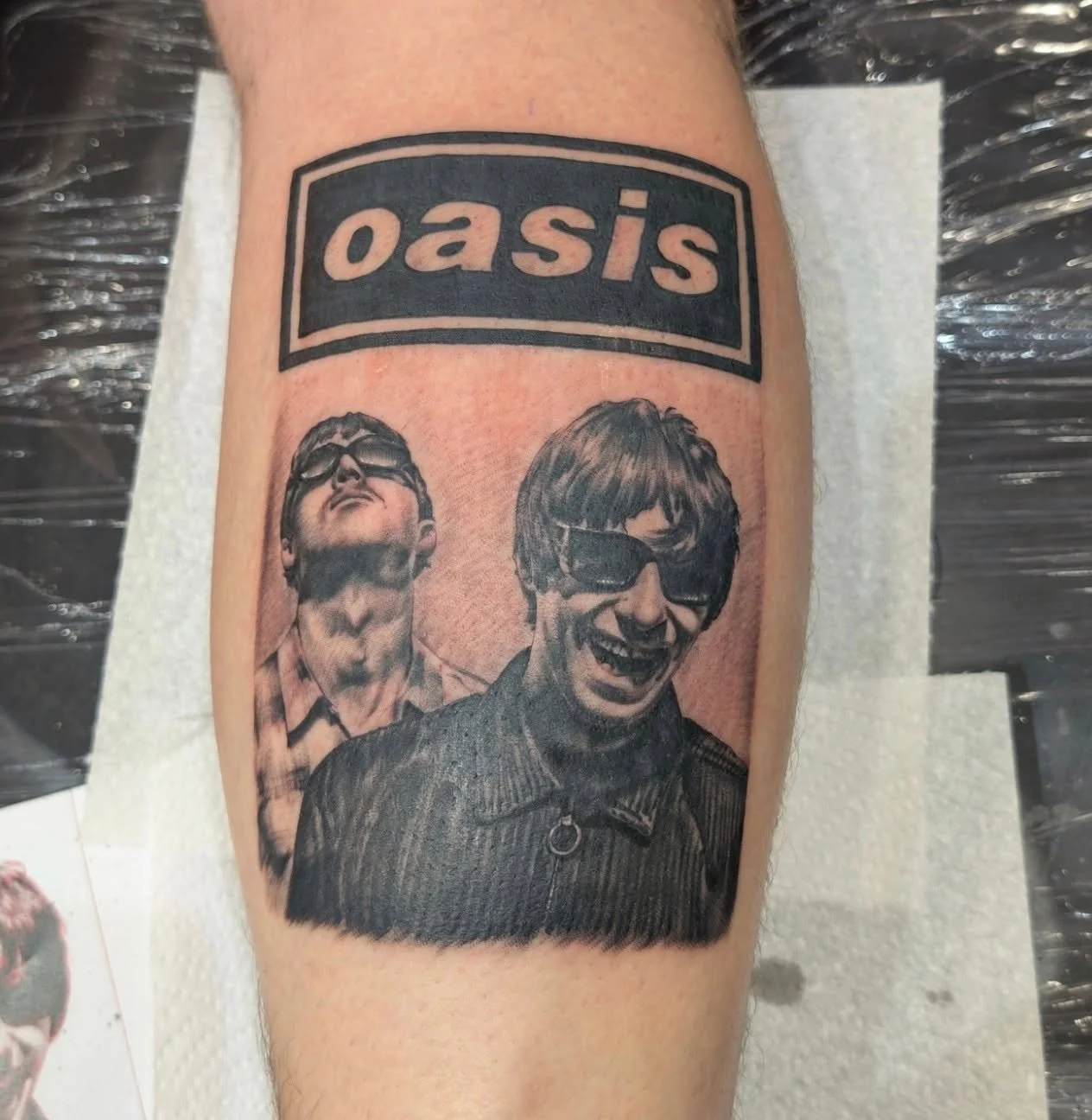 I said maybeeee! Belter by @puntyhaha 🎸🎧🎶
 #blackandgreyrealism #tattoo #paisley #chameleontattoo #glasgow #Oasis #oasisfans #oasismusic #OasisLive25 #oasistattoo #liamgallagher #noelgallagher