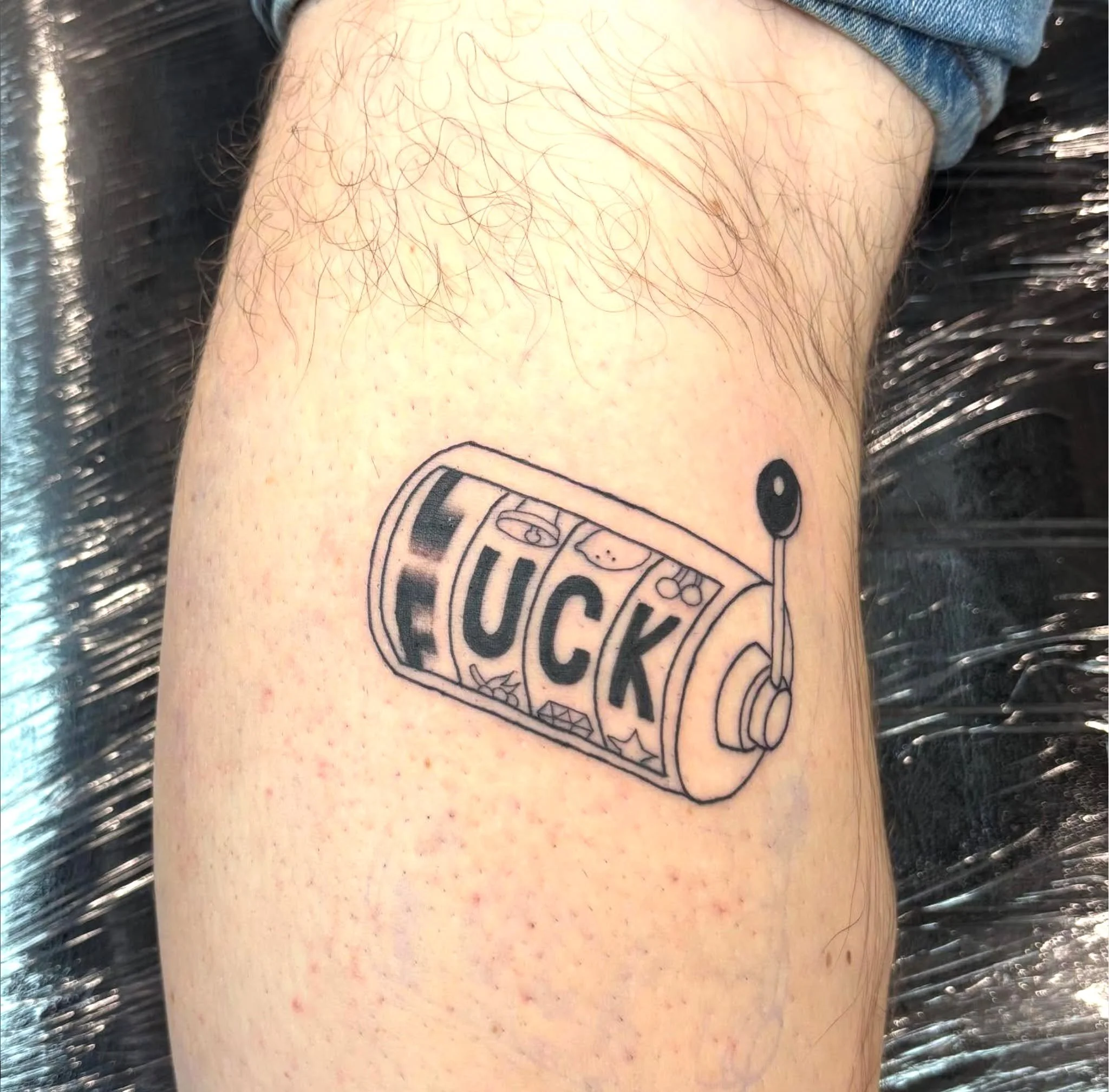 Leon recently took a little walk-in that he thought was too funny to take a pass on! 🎰🍒 @leonrice 
 #tattoo #chameleontattoo #glasgow #paisley #patchwork #patchworktattoo #slotmachine #slotmachinetattoo #lucky #lucktattoo #luckytattoo #funnytattoo
