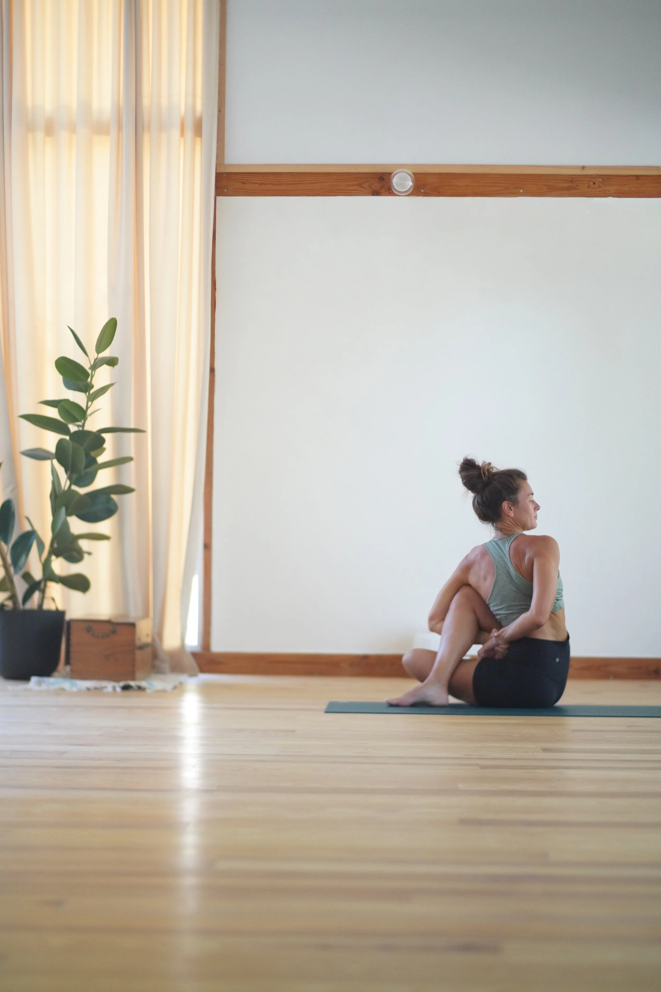 Stephanie enseigne le vinyasa avancé