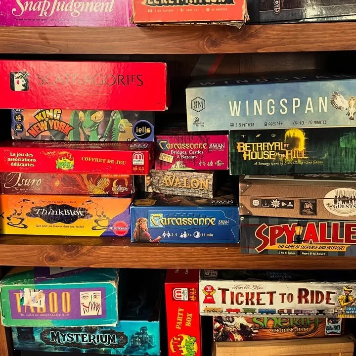🎲 Did you know we have over sixty board games you can borrow during your visit? See the complete list at our website (link in bio, too): https://www.uwogradclub.ca/board-game-collection

#ldnont #westernuniversity #gradlifewesternu