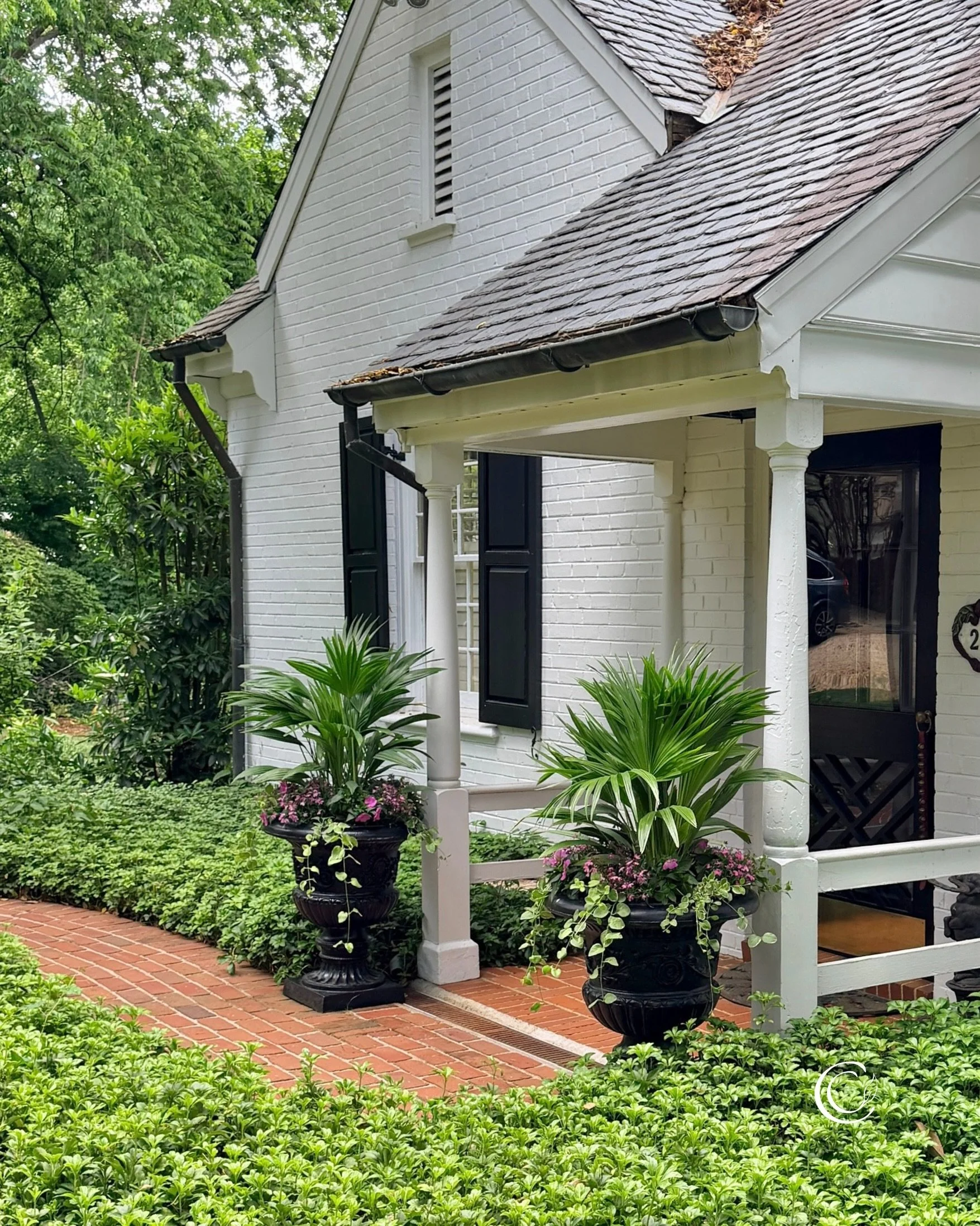 Had the pleasure of refreshing a few containers at 20 Tempsford Lane before this beautiful home hit the market today🏡

Tucked into a lush, private setting south of Cary, this property has quiet elegance and incredible curb appeal. See @winnjenkinsre