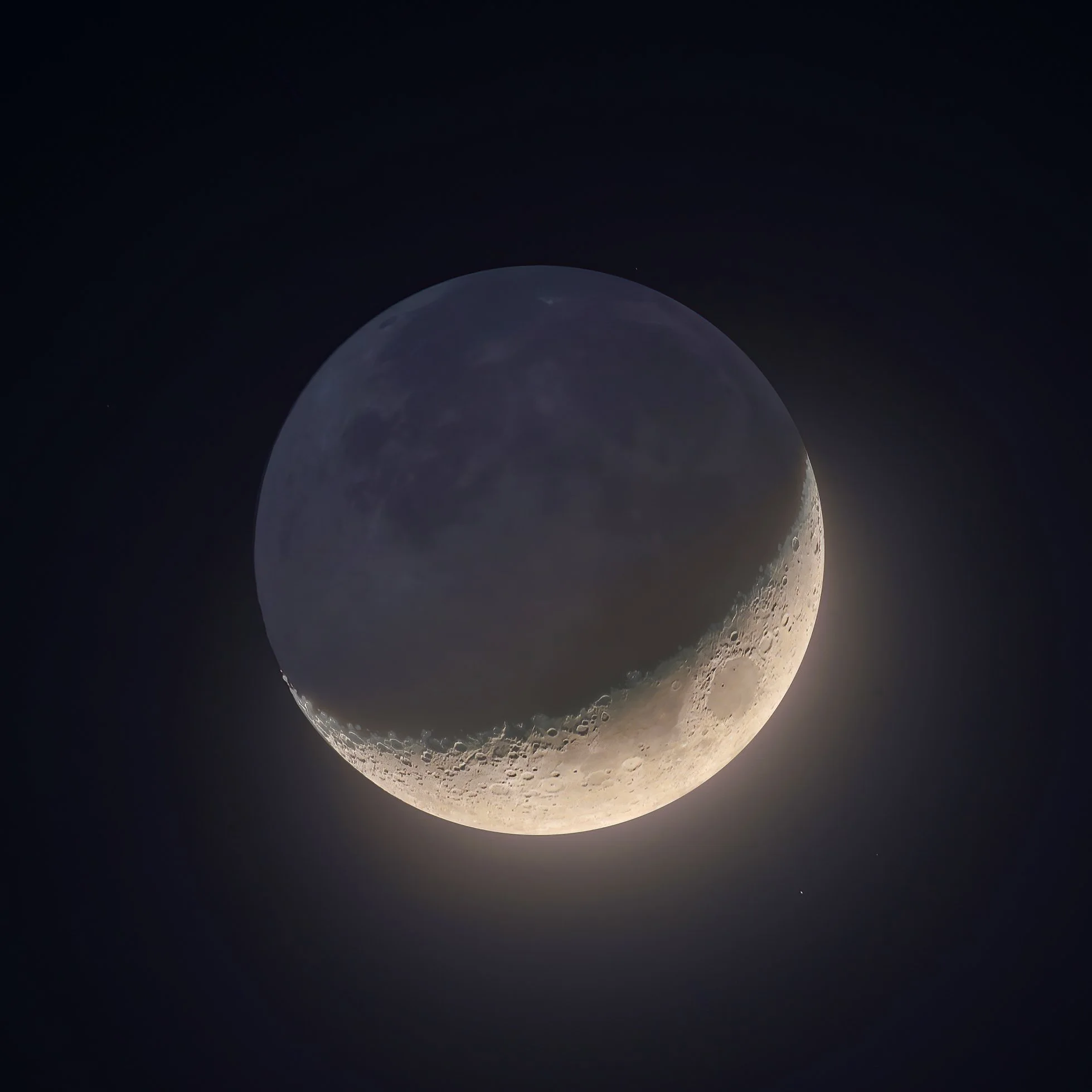 Moon in HDR: sunlit crescent and earthshine.