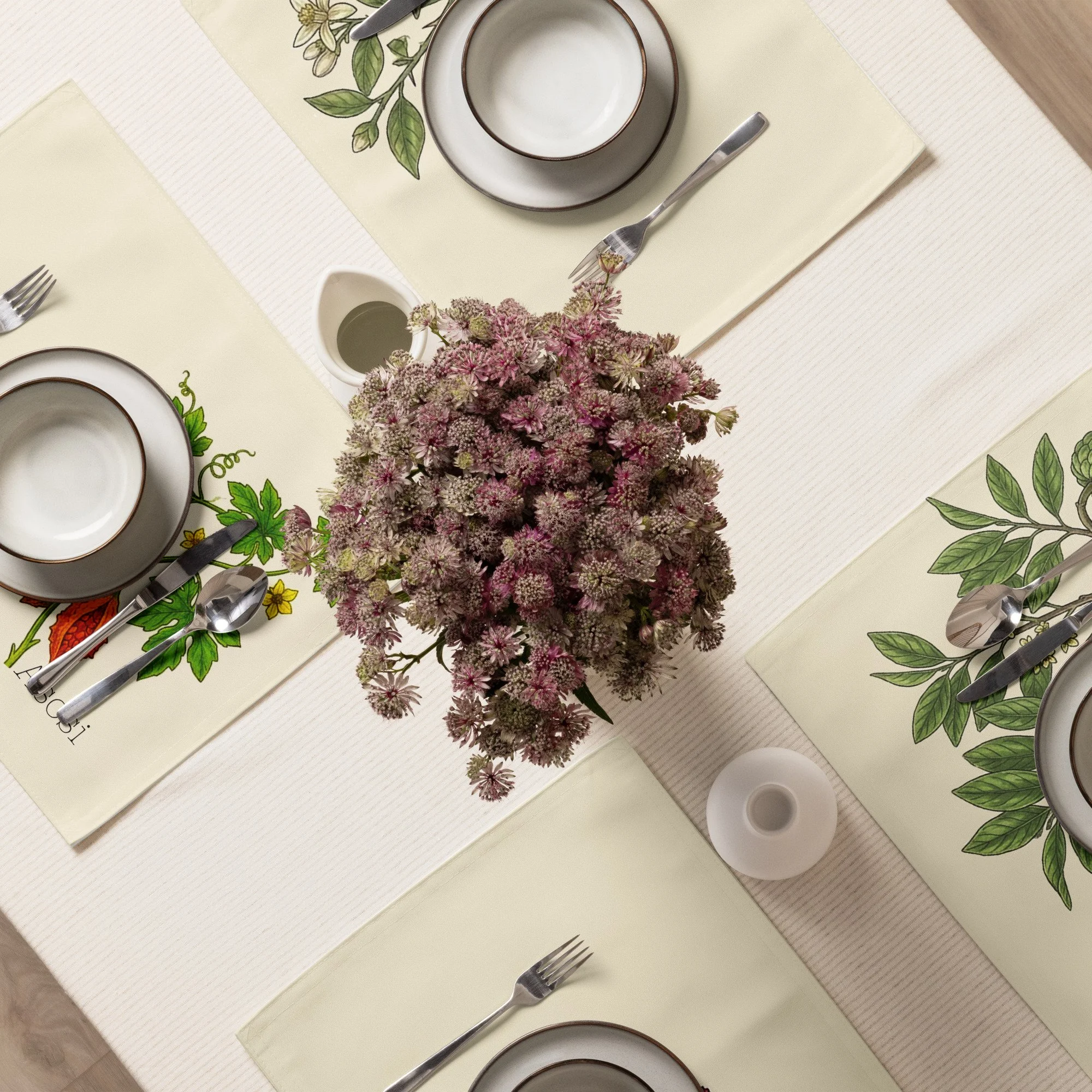 placemat-set-(4)-white-front-6aadf2561ed16.jpg