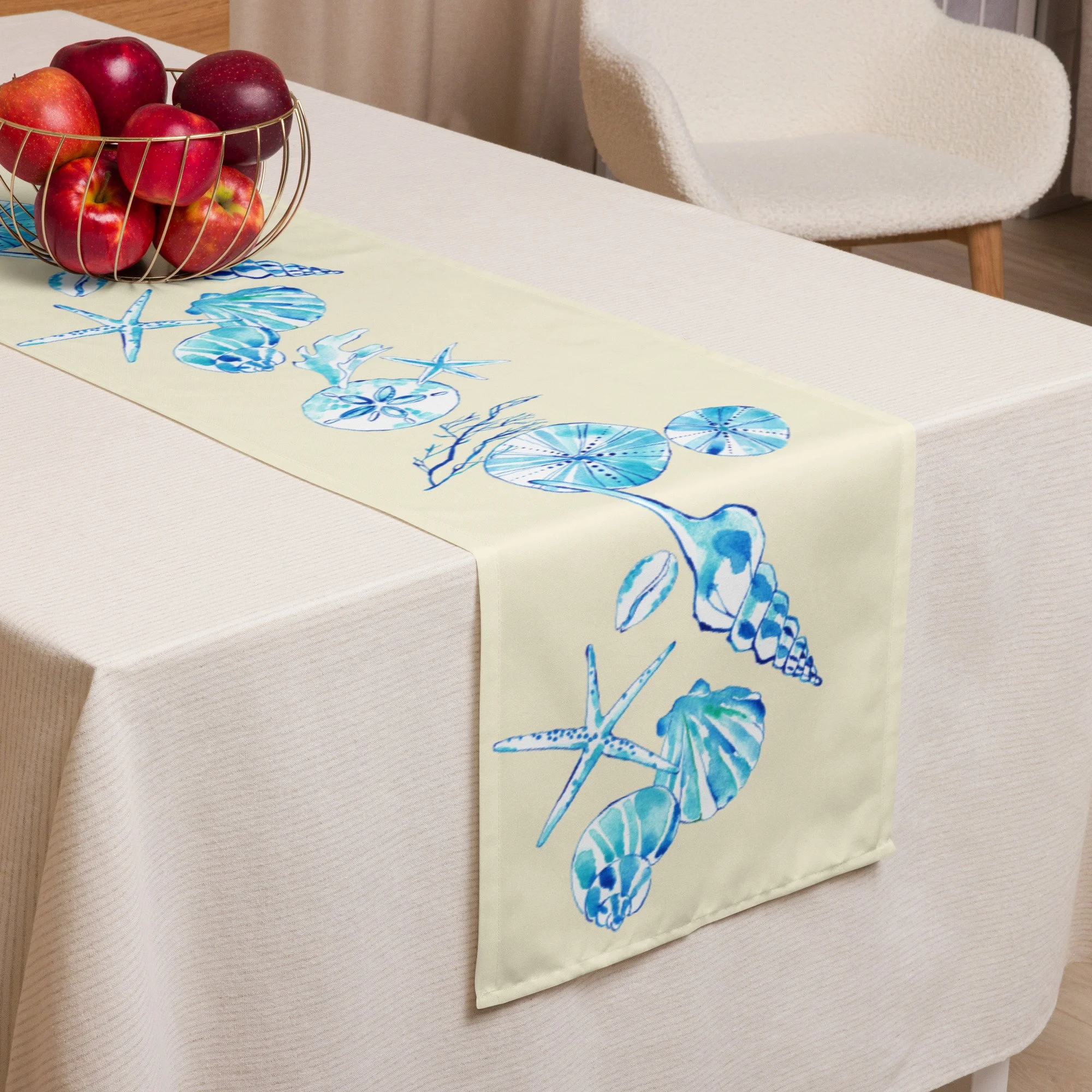 table-runner-white-front-6ab1cb1e97680.jpg