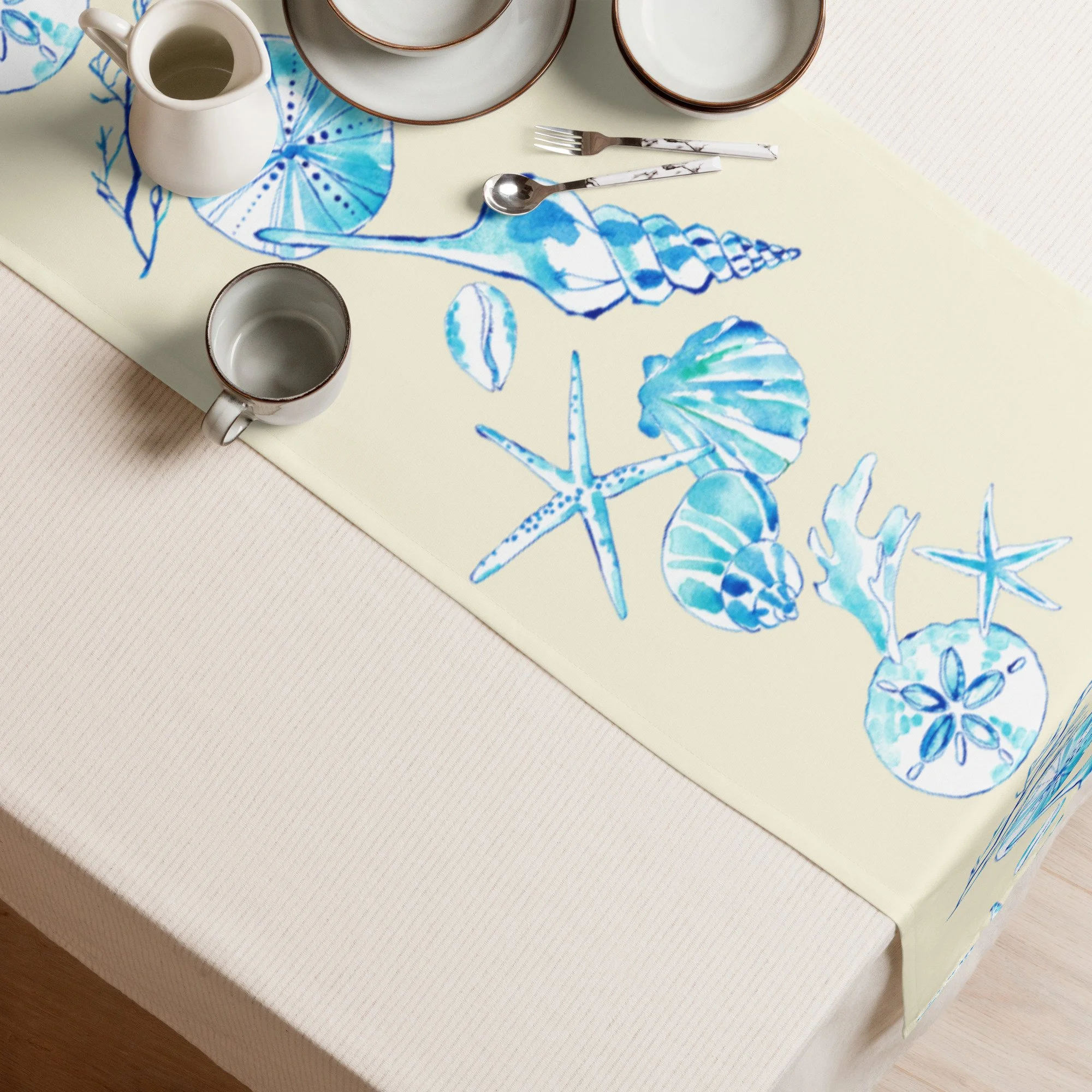 table-runner-white-front-6ab1cb1e97e96.jpg