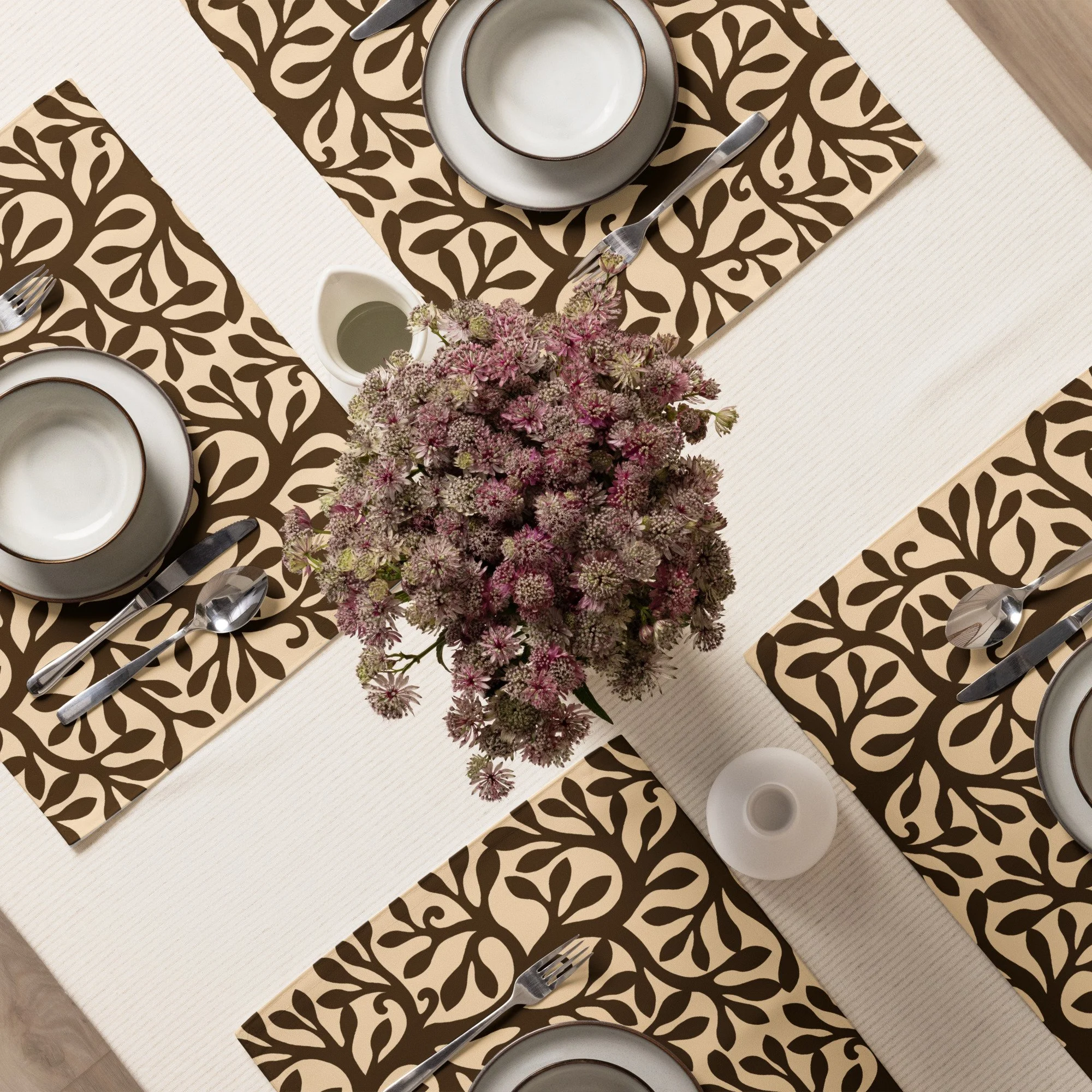 placemat-set-(4)-white-front-68f4e17645458.jpg