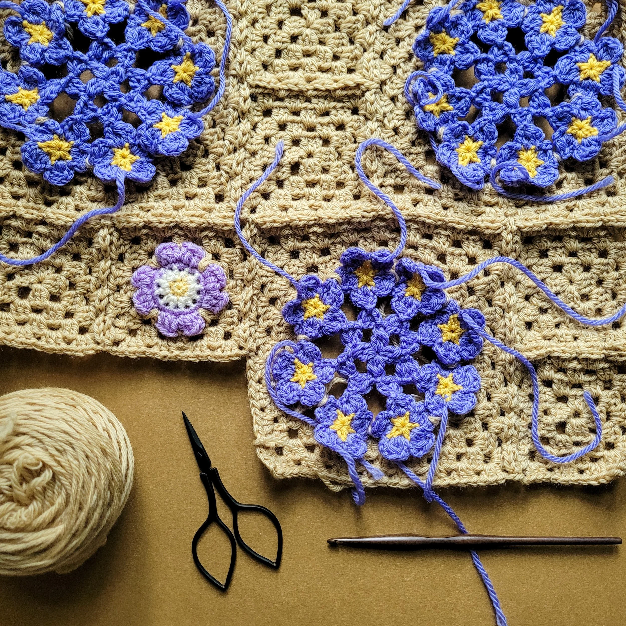 crochet Prairie Flax granny squares