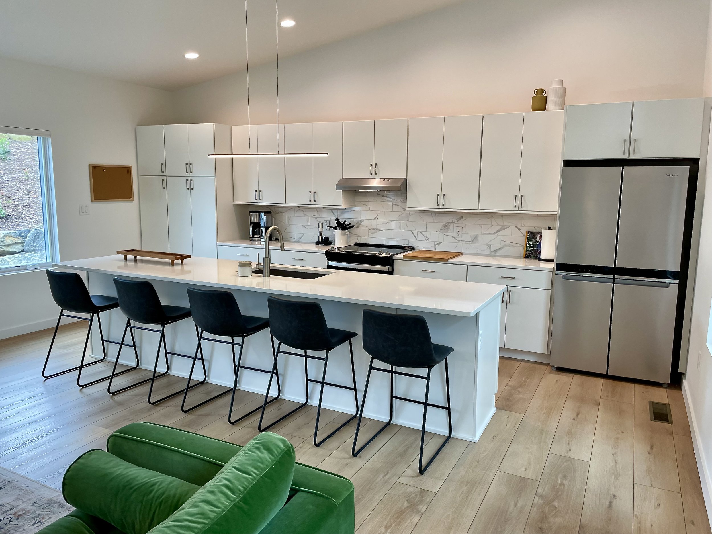 306 Broad Vista