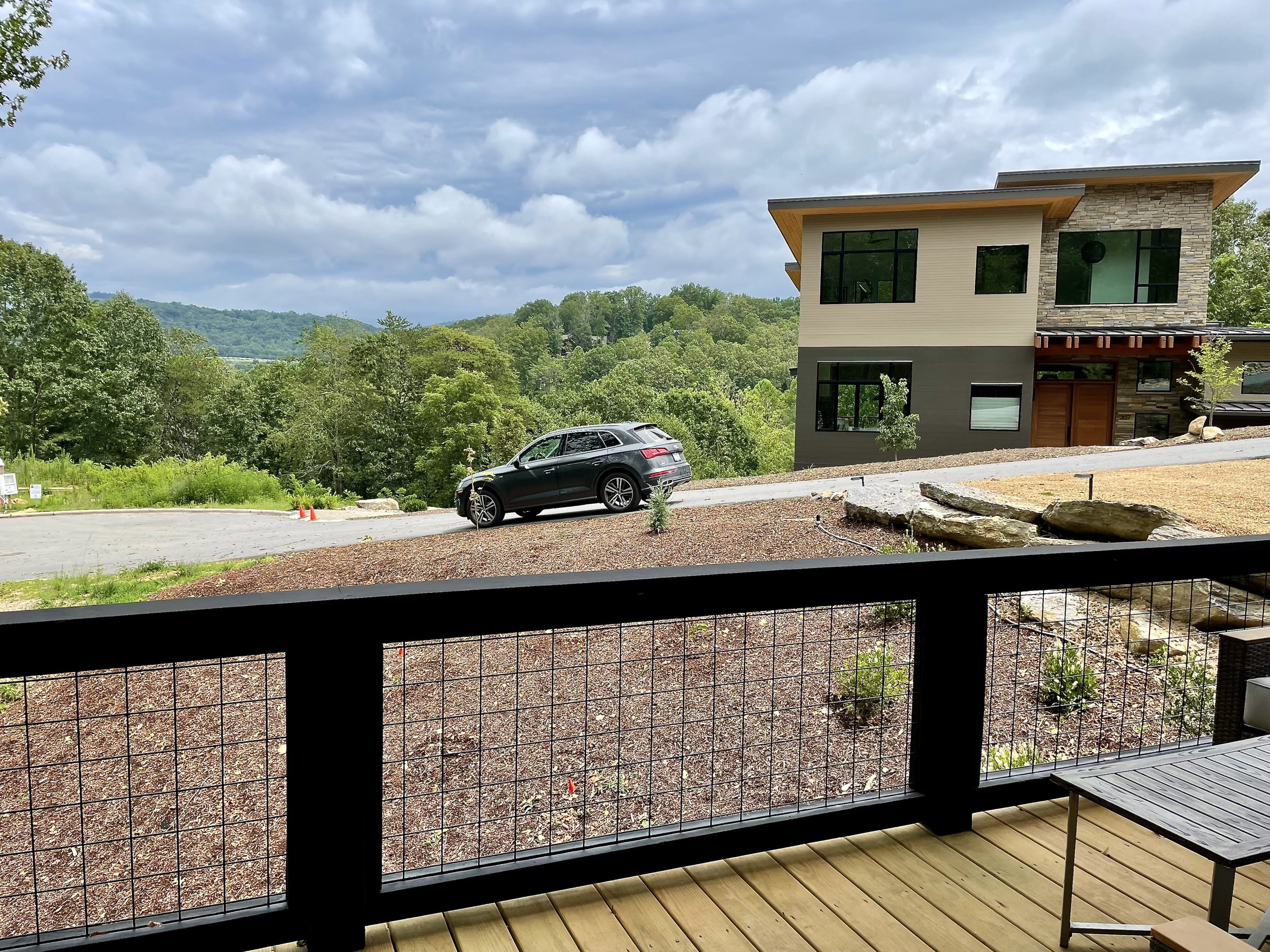 306 Broad Vista