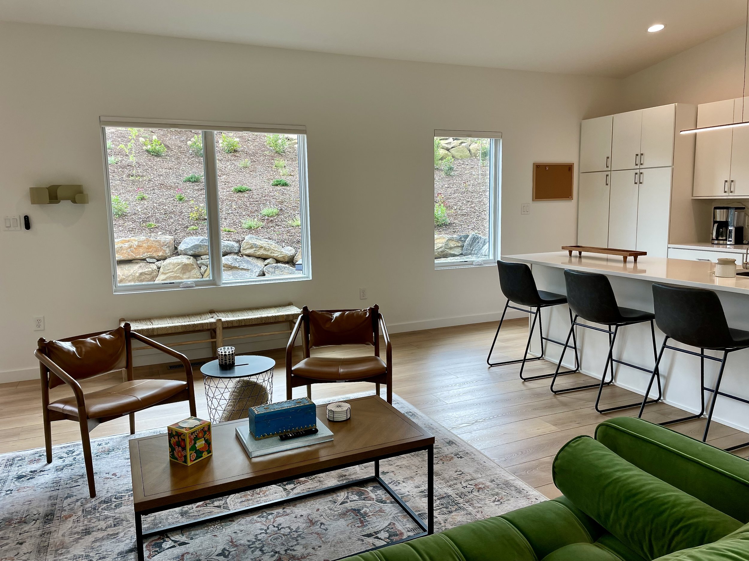 306 Broad Vista