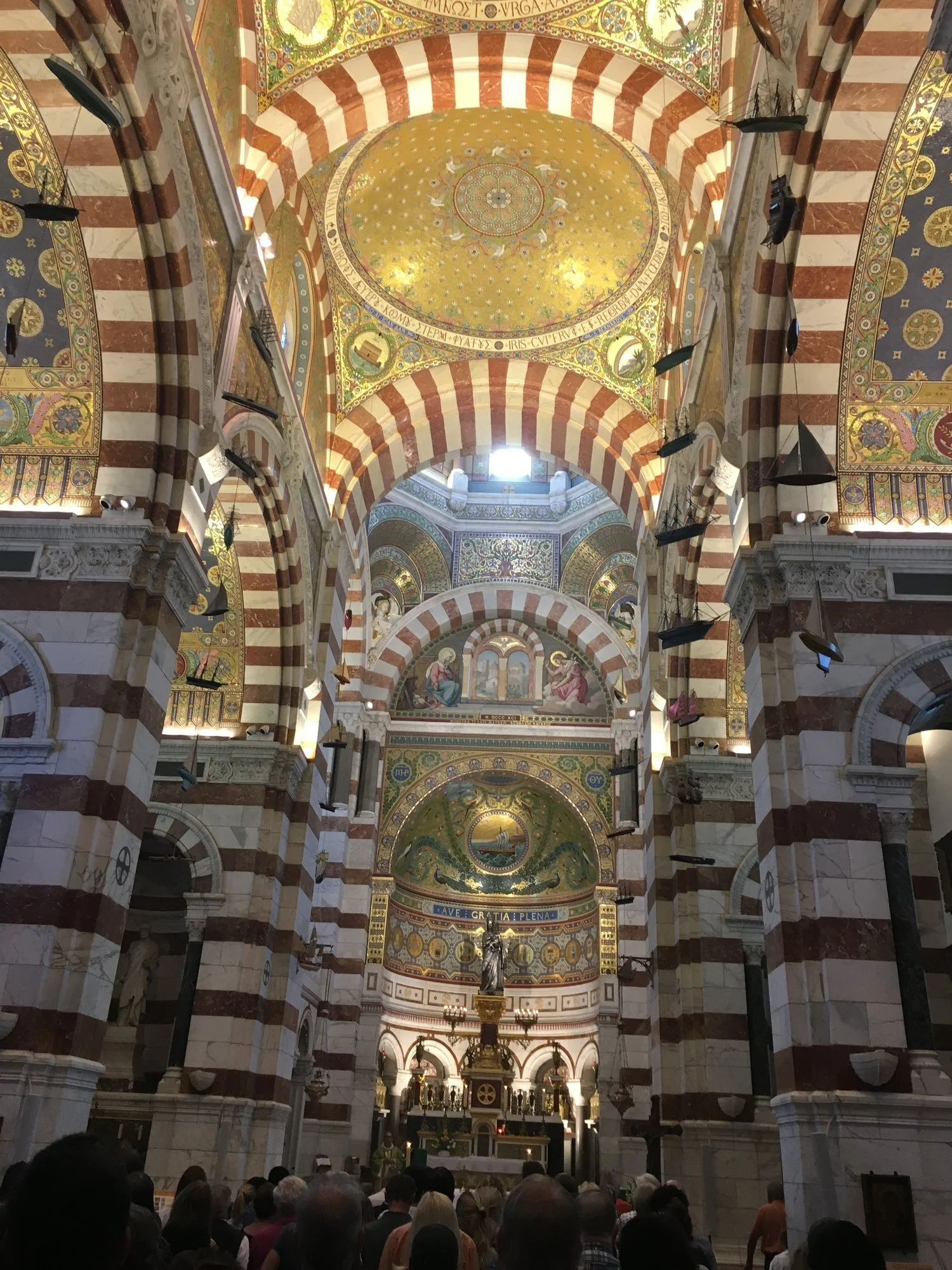  Notice the models of ships hanging from the ceiling on the sides.&nbsp; 