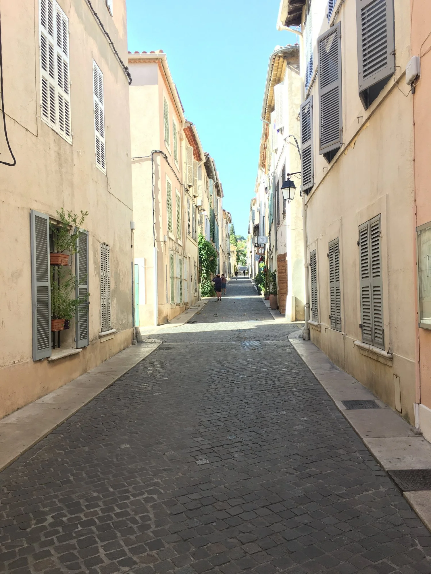  Walk through Cassis.&nbsp; 