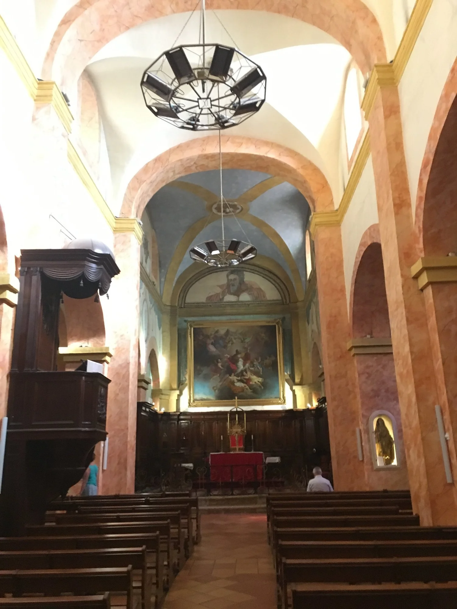  Tall arched ceilings, lots of wood and some marble make for a comfortable interior. &nbsp;The pulpits tended to be high in the air. &nbsp;No problem seeing or hearing the priest. 