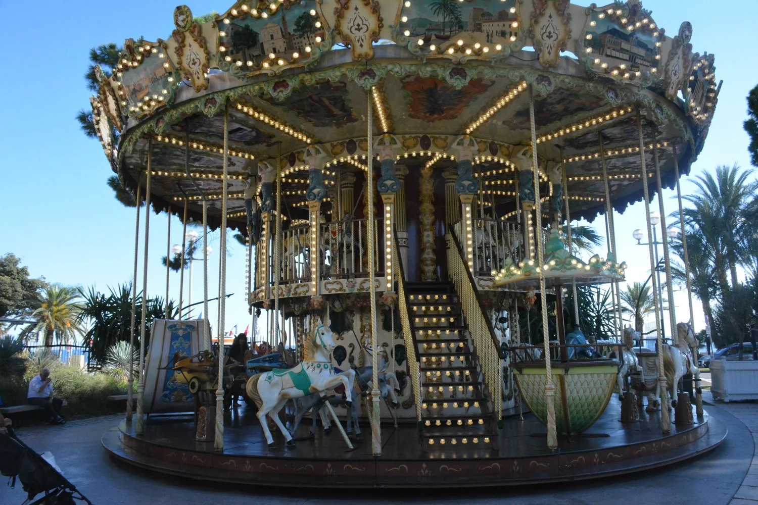  Carousel in Nice. 