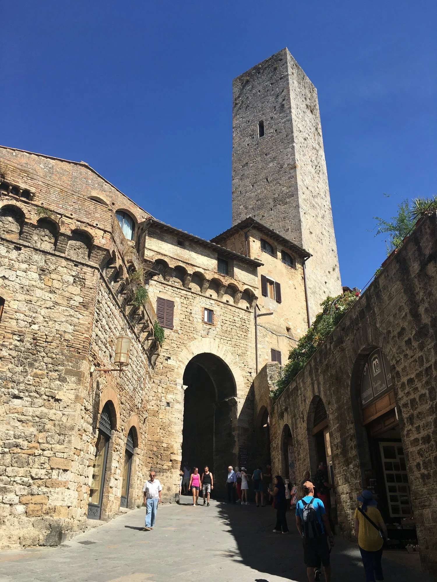  San Gimignano. &nbsp;All roads go up or down. &nbsp;Nothing is flat. 