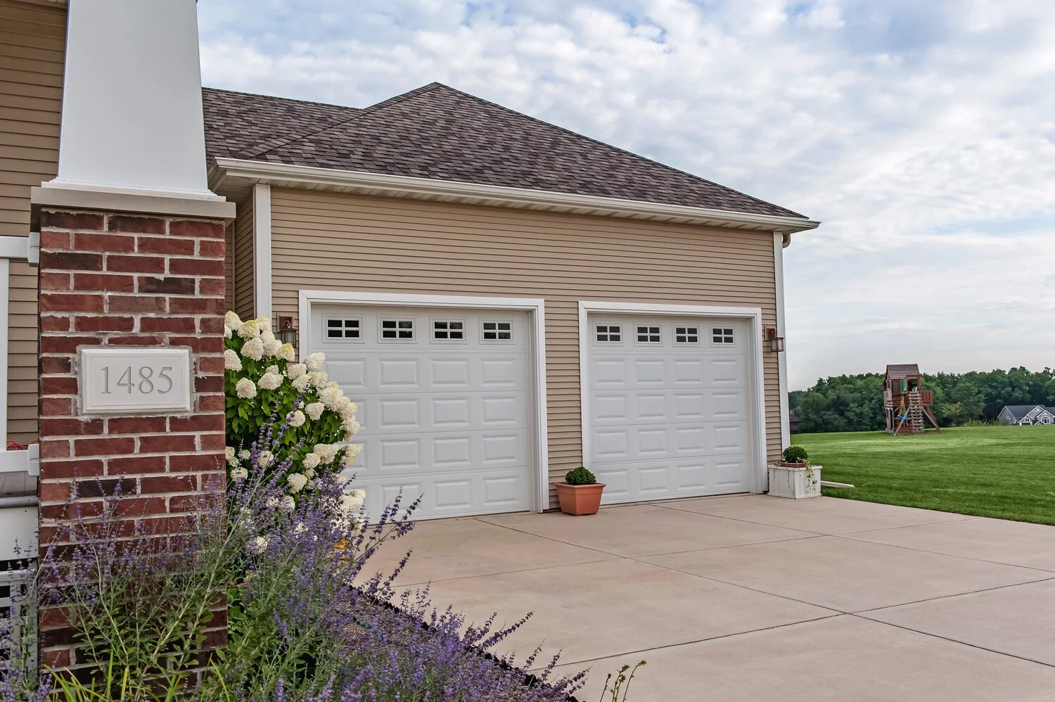 Understanding the Typical Lifespan of a Garage Door — Quick Response
