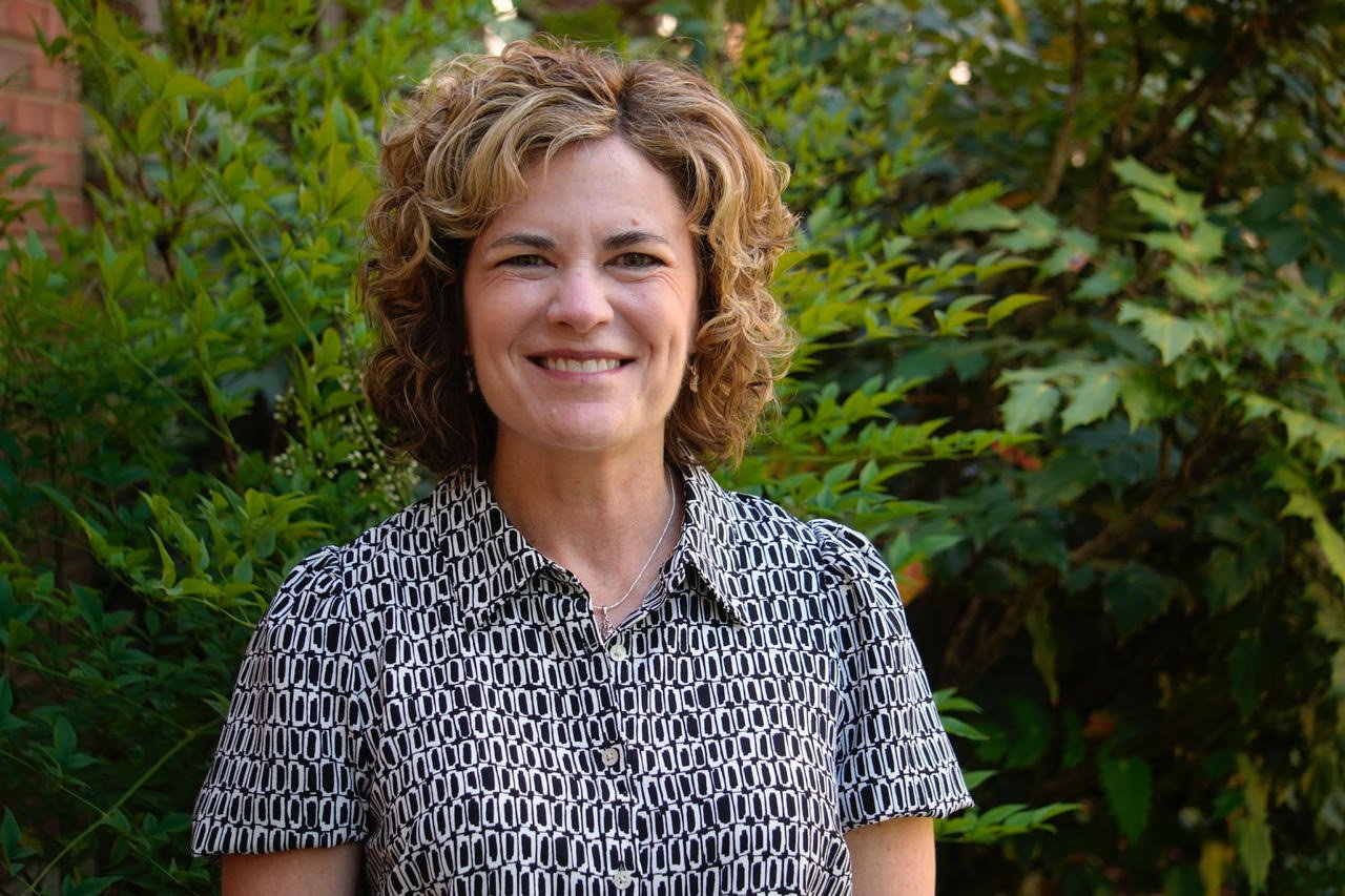 Headshot of Shannon Clark