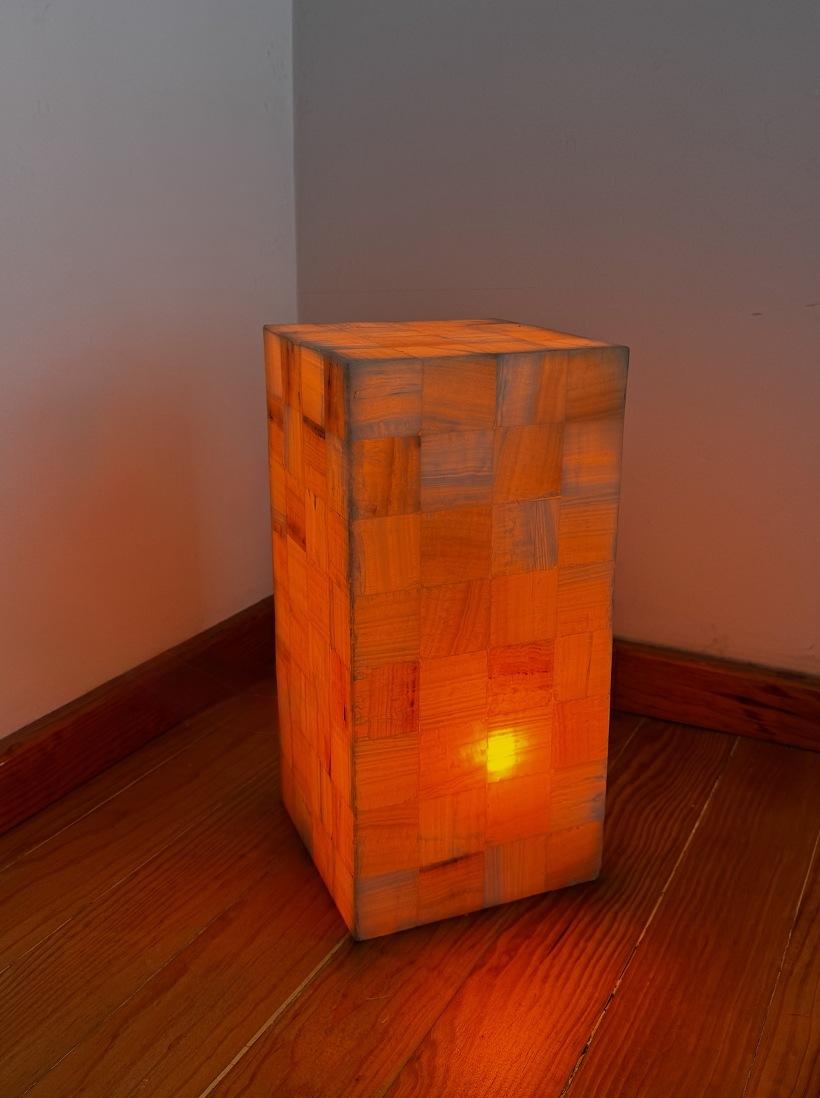 Custom Onyx Lamp and Side Table..png