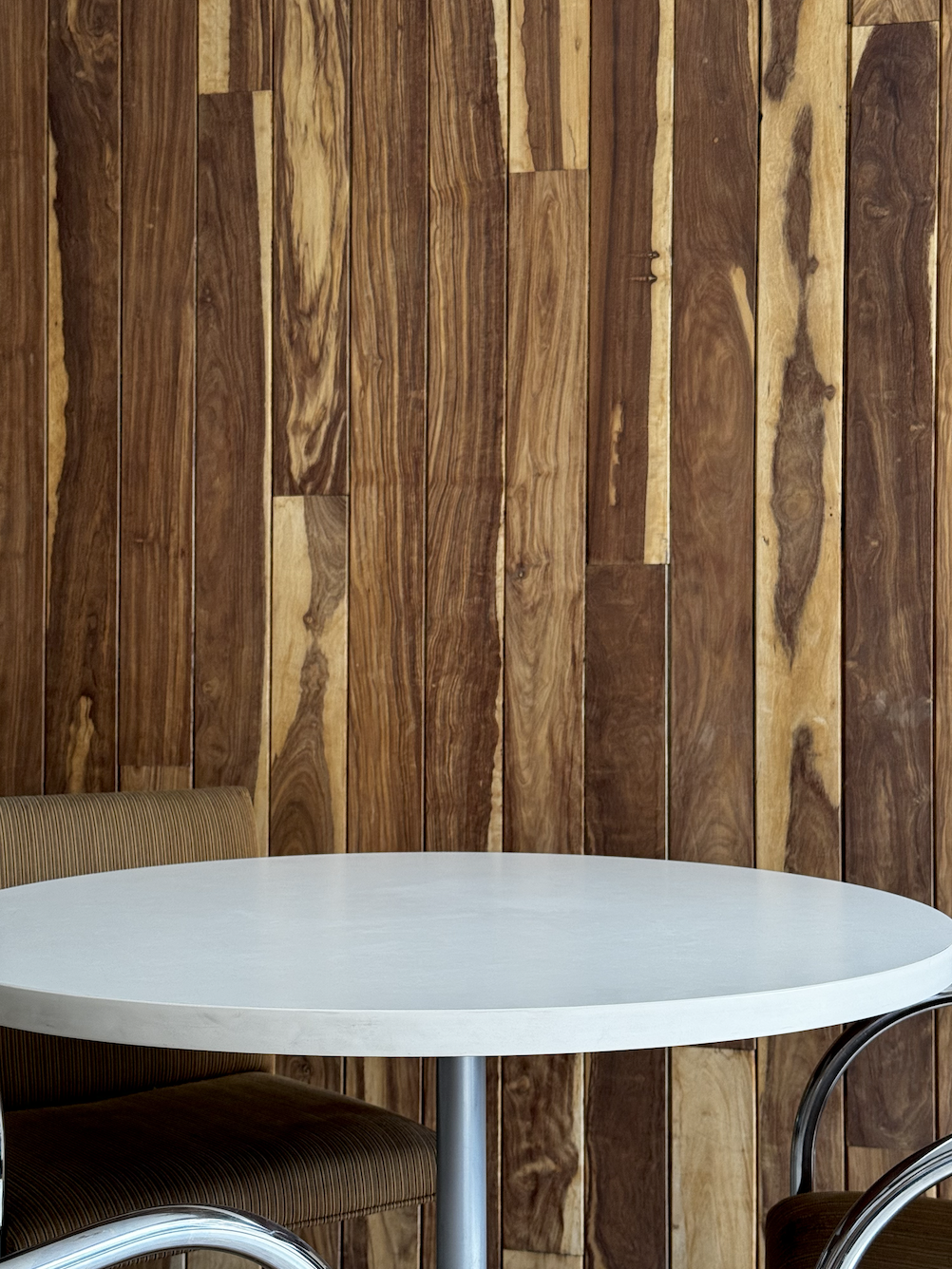 Authentic Herman Miller Round White and Chrome Table (1).png