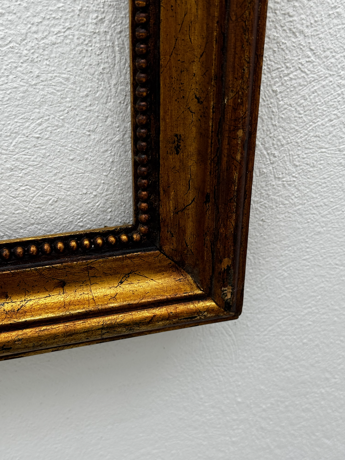 Vintage Gold Art Frame.png