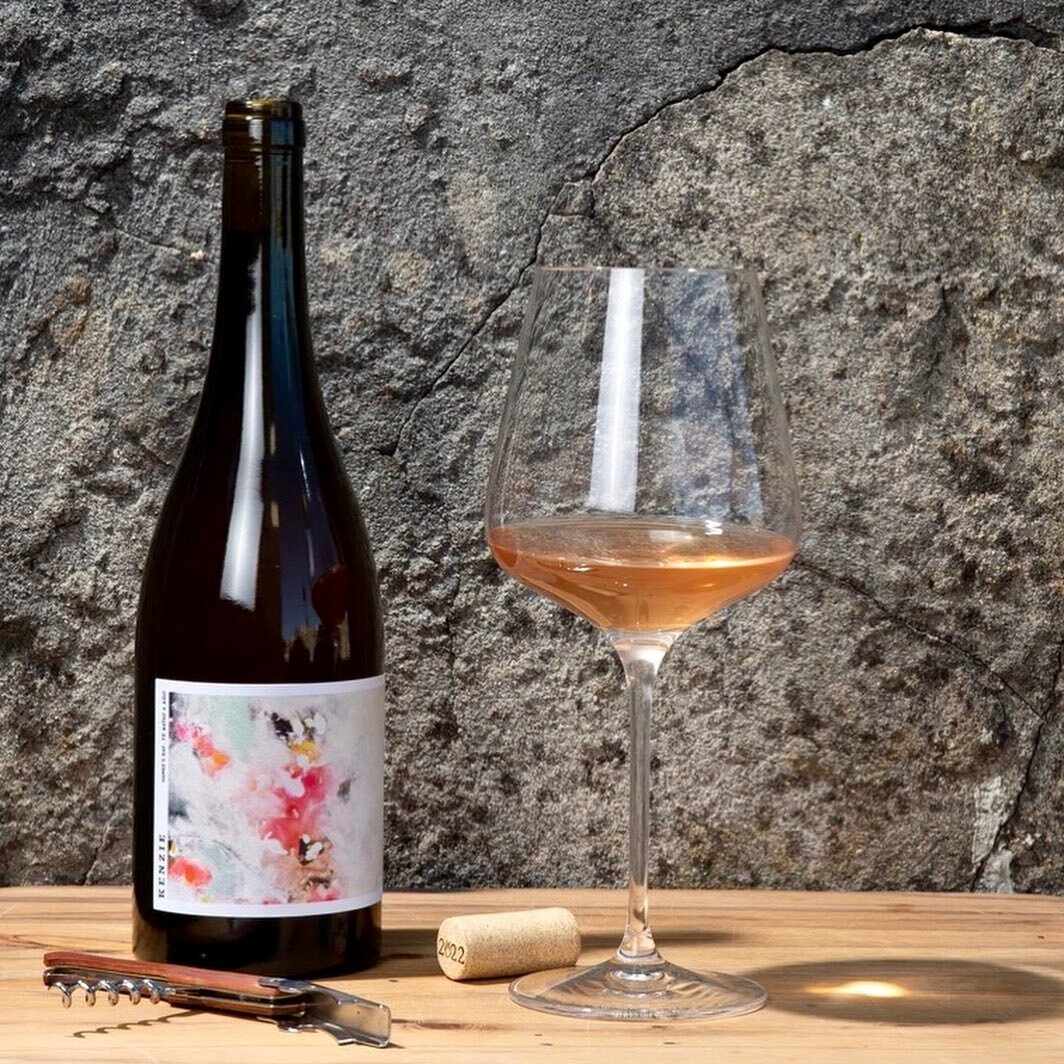 2022 Beautiful Strangers - Pinot Gris / Gewurztraminer / Chardonnay. An aromatic Orange wine from Waiohinganga. Blending varieties is like blending primary colours. The whole is greater than the sum of its parts. Co-fermented with skins included, var