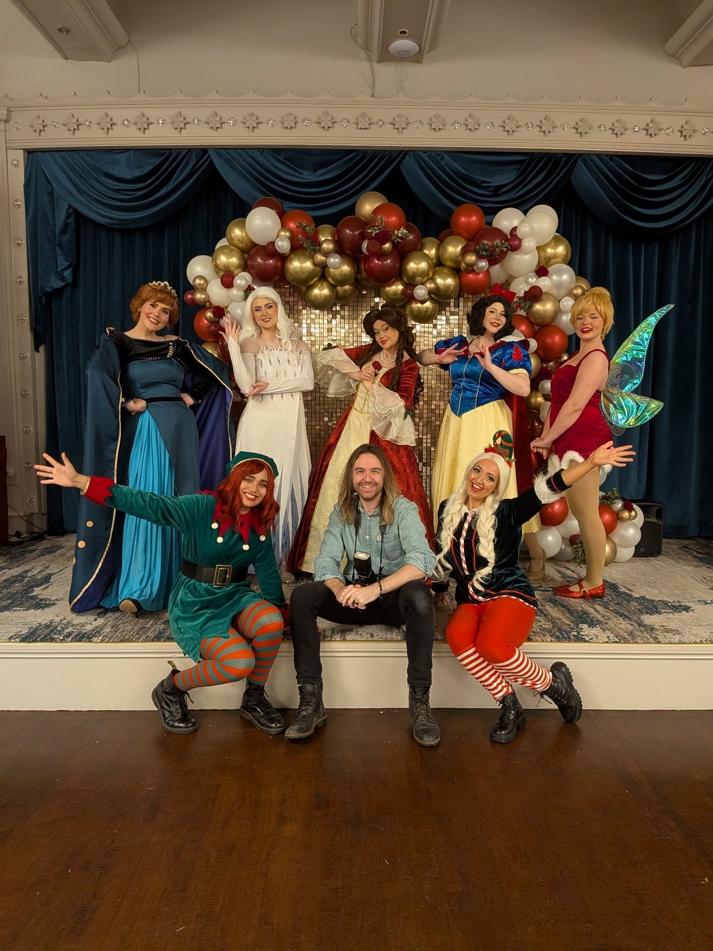 An honour as always to be a royal photographer for a day, taking photos of the princesses, elves and fairies of @fantasyfairytales at their Royal Winter Ball! 🌲🎅👸