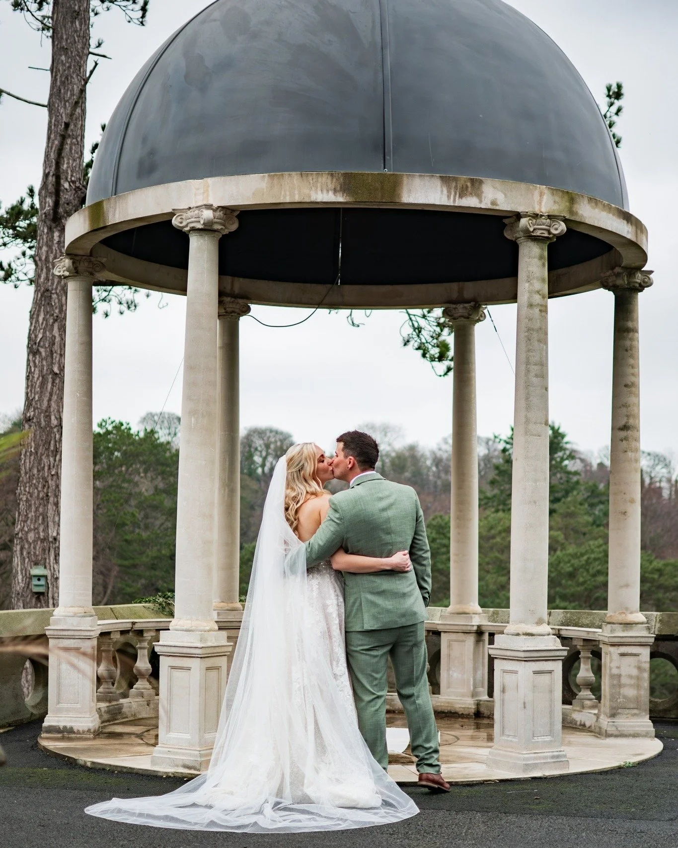 A huge congratulations to Angela and Grant who were married at the magical @rushpool_hall  just before Christmas.

It was a day full of laughter, sparklers, silliness and a great entrance song!

We wish them all the best for their future together 🥰
