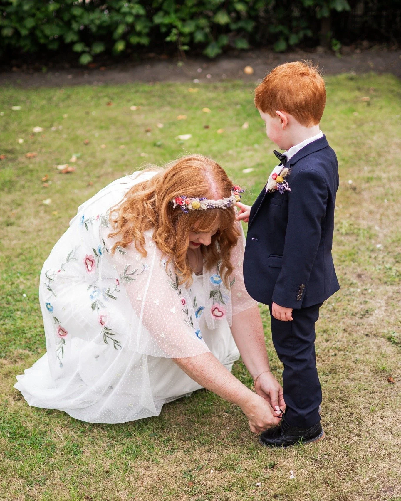 Even on your wedding day, the parental duties don't stop! 😂

 #northeastphotographer #NorthEastWeddings #WeddingSuppliers #bridetobeuk #GroomToBe #WeddingPlanning #weddingphotographer #countydurhamweddingphotographer #northeastweddingphotographers #