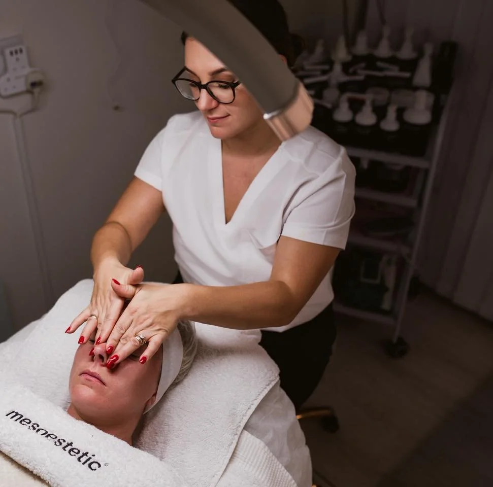 For clients over 40:
Anti-wrinkle injections alone are often not enough to achieve optimal, natural-looking results. Ageing is multi-factorial, involving volume loss, skin laxity, and reduced collagen production. For excellent overall outcomes, a com