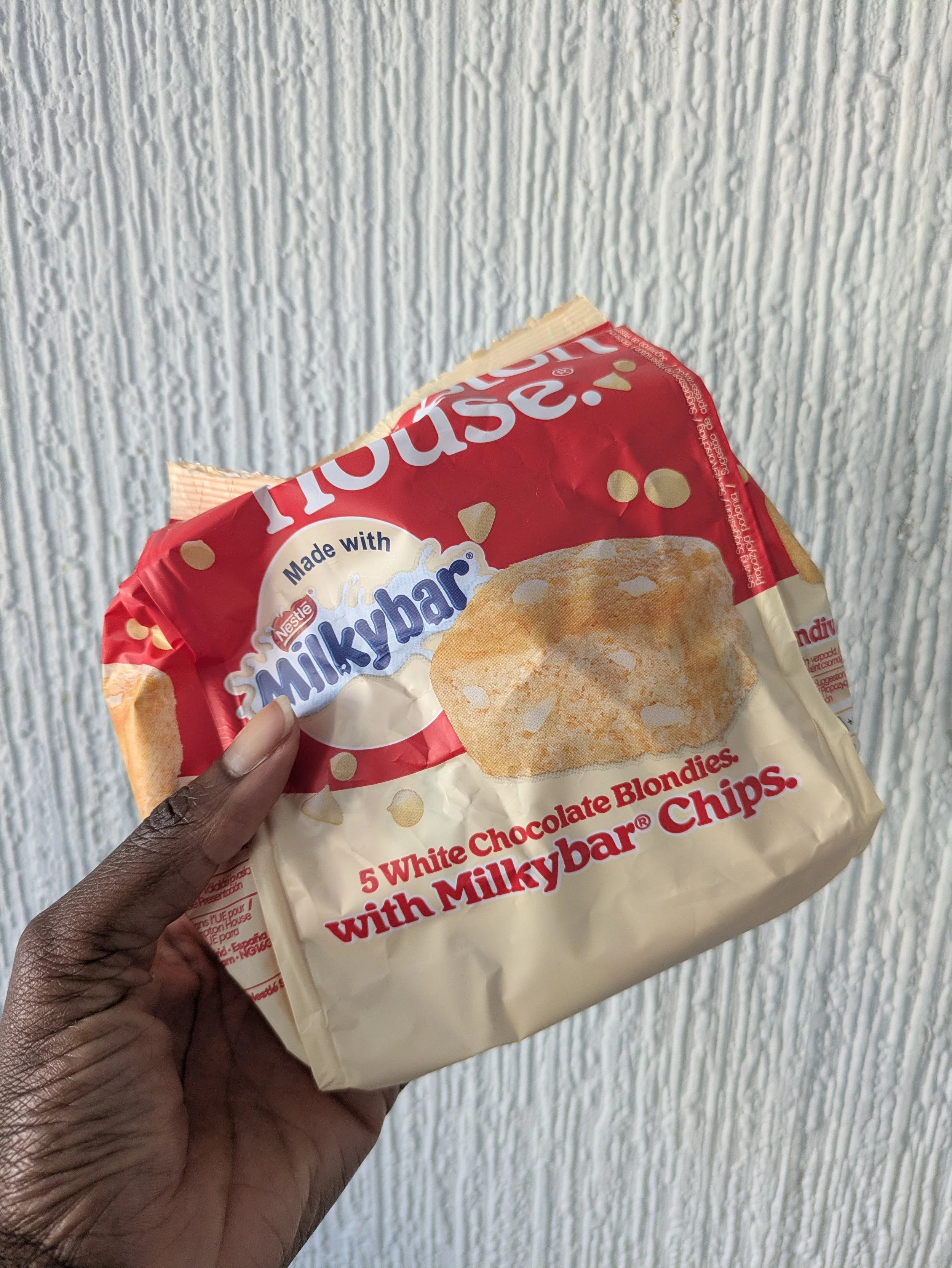 Milkybar Blondies