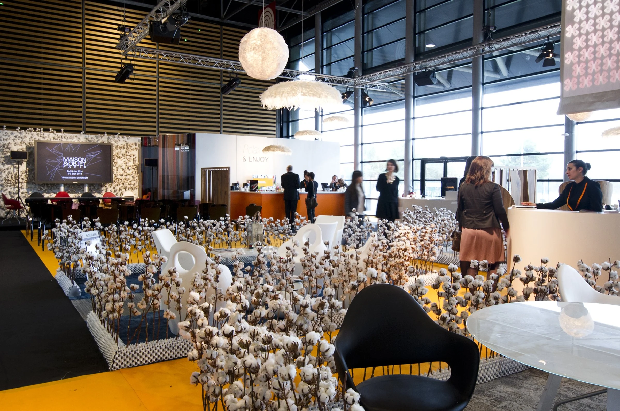 J14_HALL5B_BUSINESSLOUNGE_004_AET.jpg