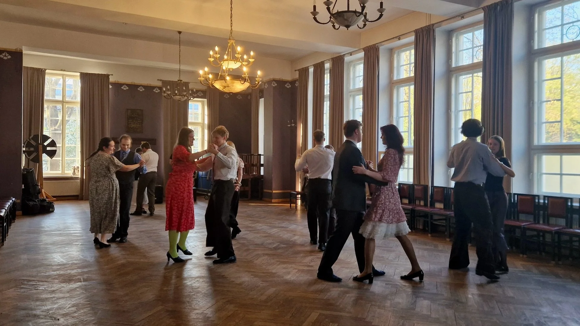 Sel semestril tantsisime koos @korpsakala noormeestega. 💃

P&auml;rast esimest tantsutundi toimus vahva tantsukursuste alustamis&uuml;ritus, kus sai oskused proovile panna tiimim&auml;ngus ning mekutada head-paremat. 

Kui tantsusammud olid edukalt 