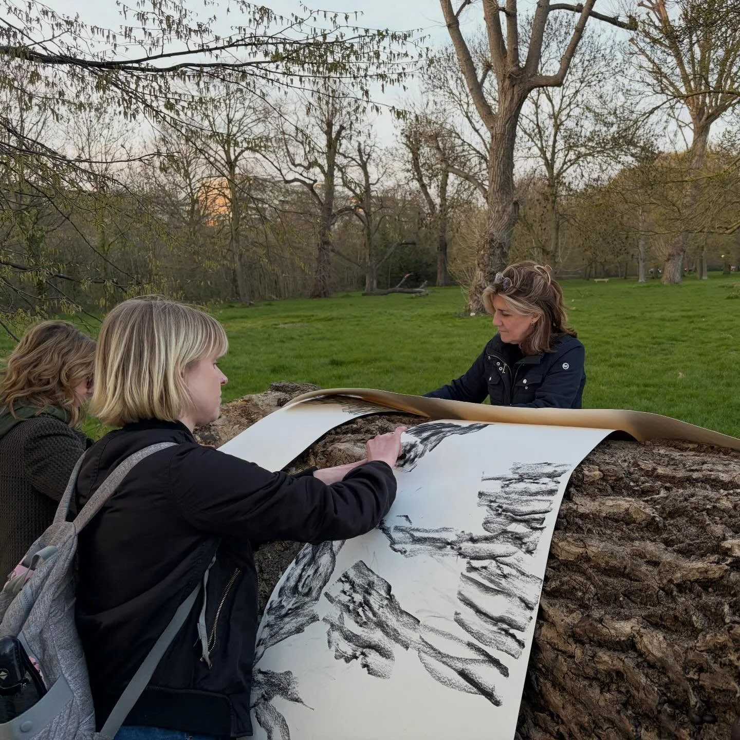 Such a lovely way to close our exhibition Kindling @sqft.space with @jacquelinenicholls - thank you to all the lovely people who came, last night and over the last five weeks. 🥰