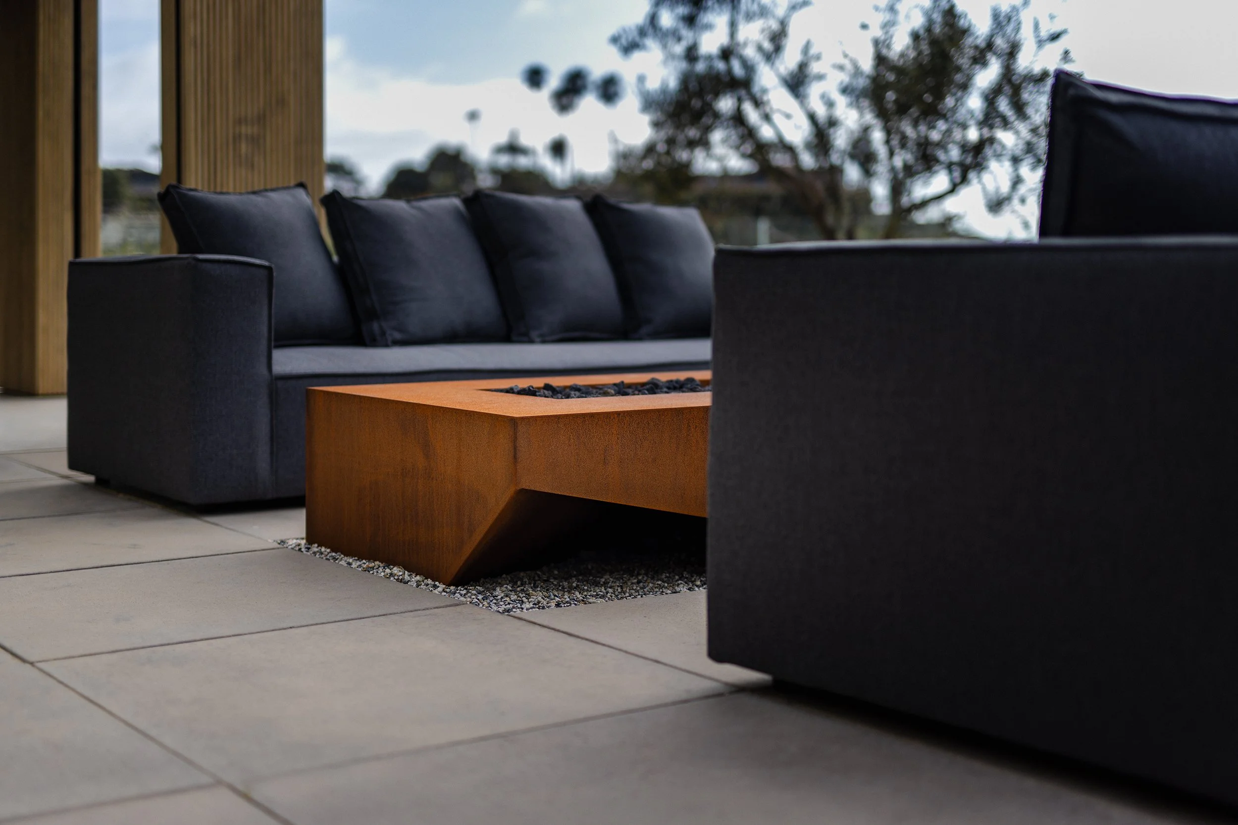 Atmosfire_Solana_Beach_Thermos_Corten-4.jpg