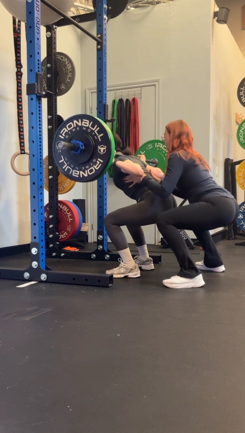 From training sessions to teaching Pilates and yoga, hikes with Josie, writing a blog and even volleyball – here’s a week in the life of running my business!
Trying to balance, fitness, fun, and everything in between. πͺβ¨
#TrainingByR