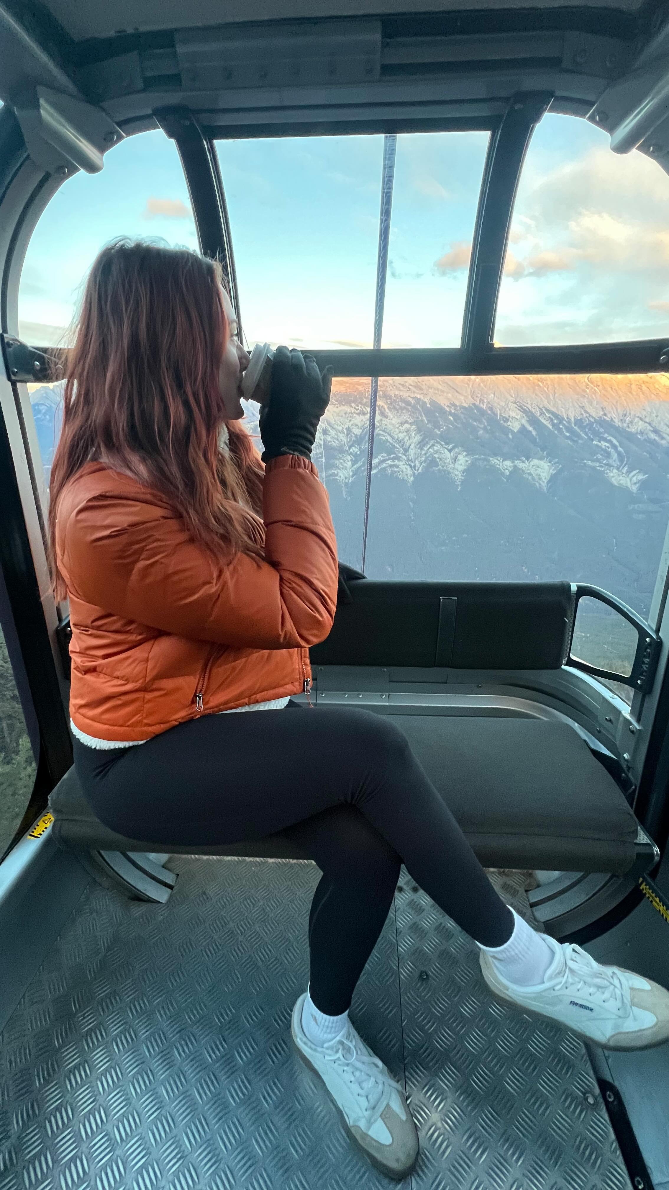 An epic adventure celebrating my 30th birthday in the breathtaking beauty of Lake Louise, Canmore, Banff and Jasper! π
From hiking the serene shores of Lake Louise to taking in the stunning views from Sulphur Mountain, every moment was a perfect w