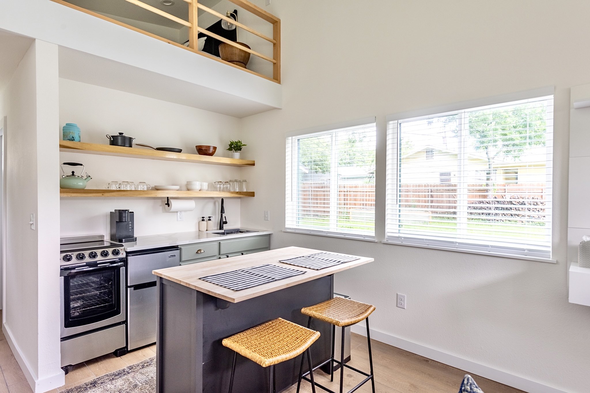 1303_Berkshire_Dr_ATX_4.jpg