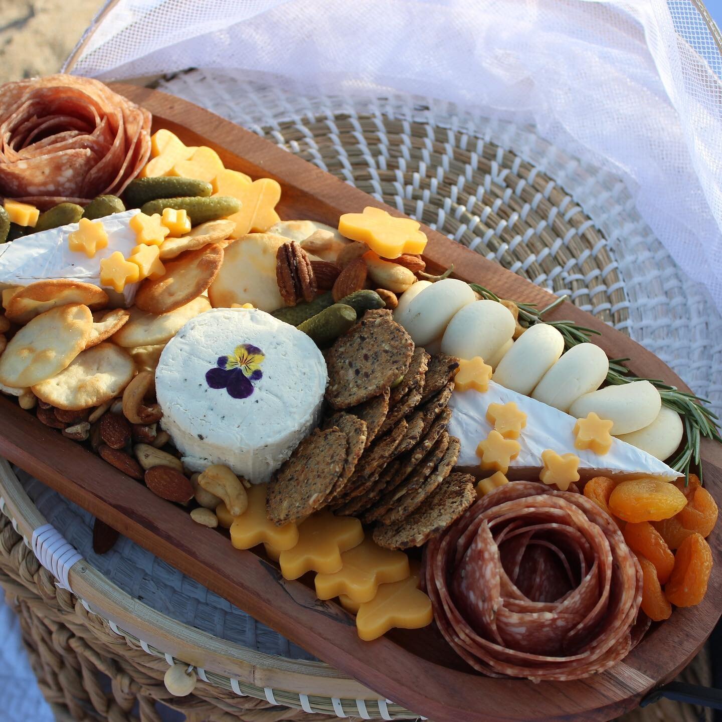 A little savory&hellip;. a little sweet! Each picnic comes with platters of your choice. 

Learn more by visiting the link in bio. 

#thepicnicconnection #luxurypicnics #smallbusiness #bayarea