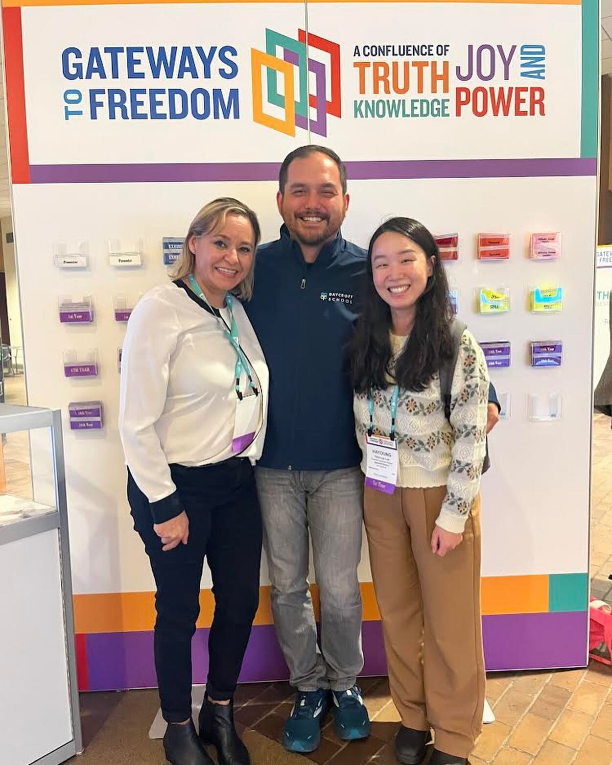 Welcome back to some of our staff who recently attended the 37th NAIS Annual People of Color Conference in St. Louis. 

This year the conference had more than eight thousand attendees from independent schools, who gathered to connect with one another