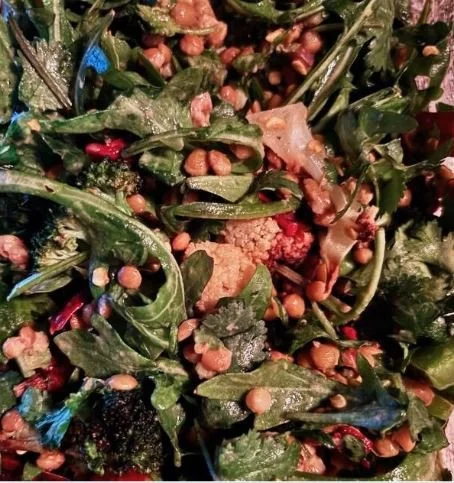 Brown lentil &amp; cruciferous vegetable salad