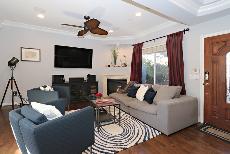 MLS_5_LivingRoom.jpg