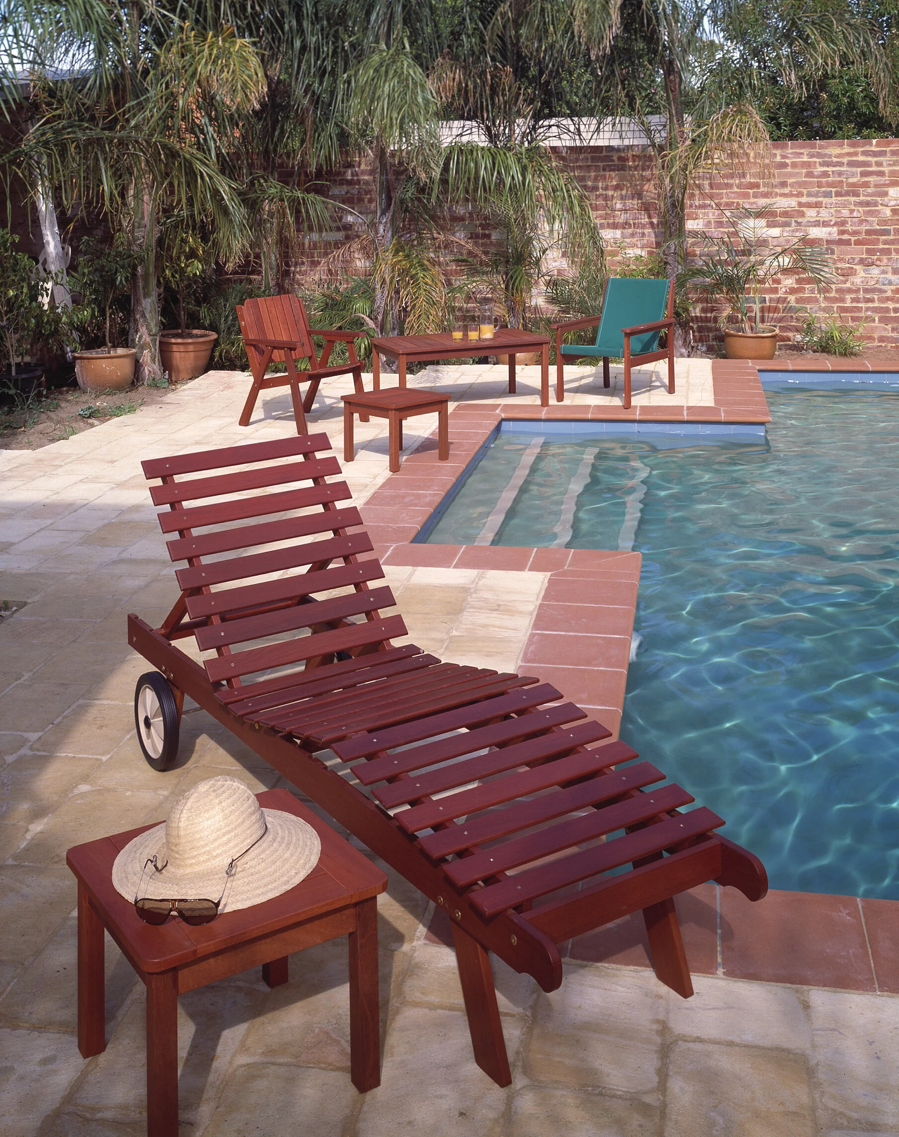 Jarrah leisure chair.jpg