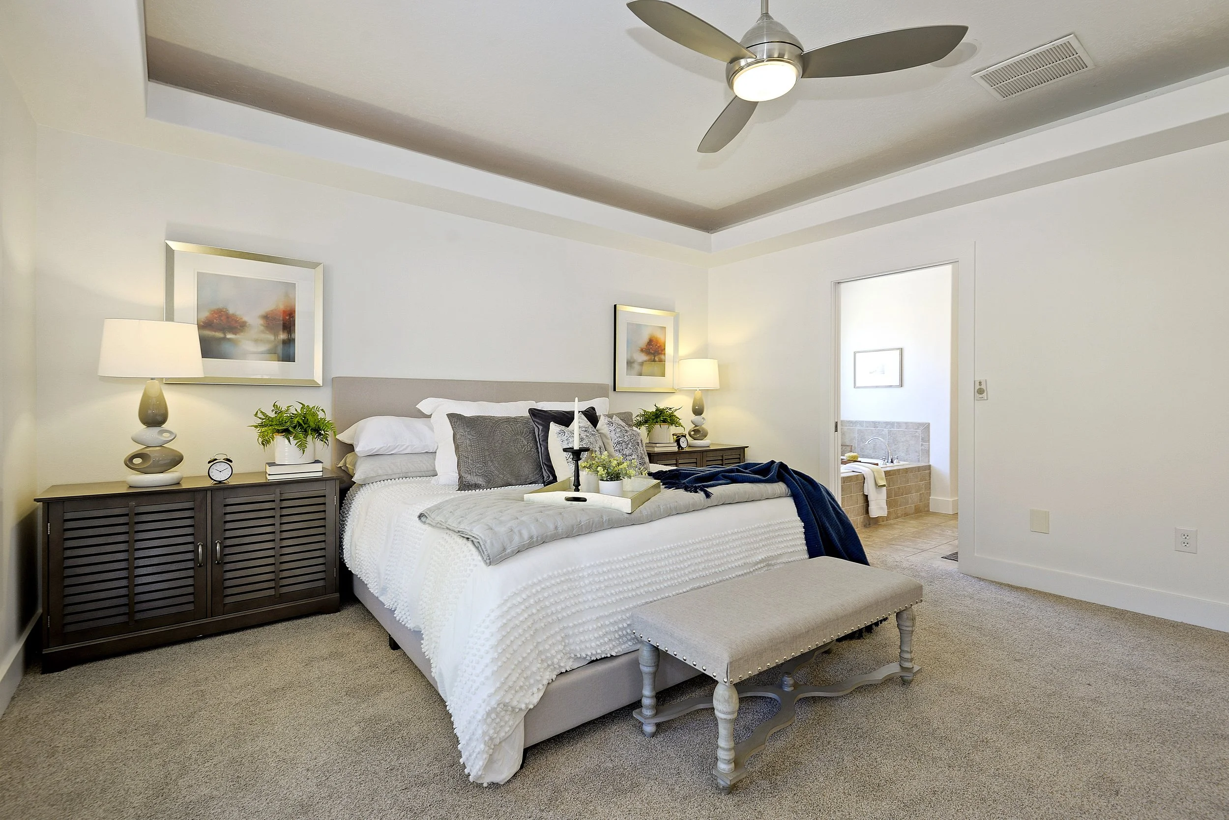 017_Bedroom.jpg