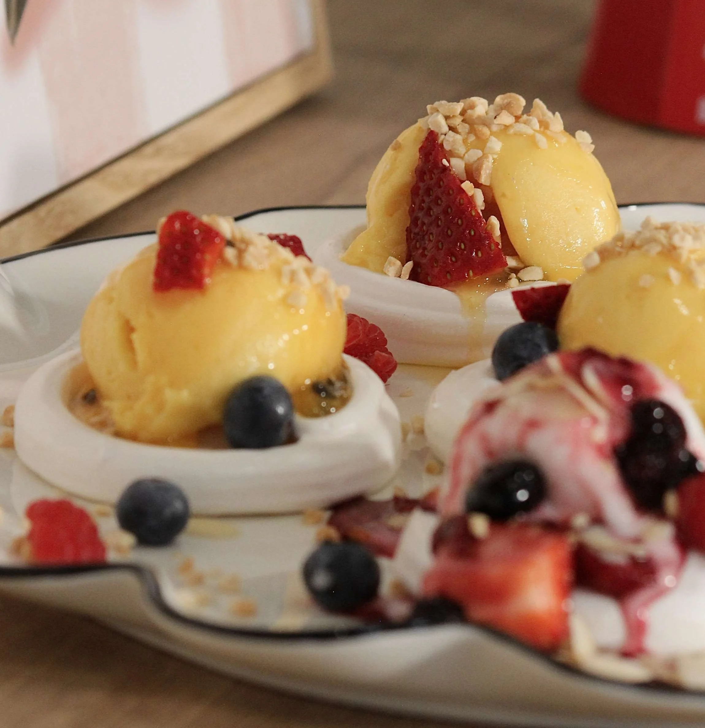 Mini Sorbet Pavlovas