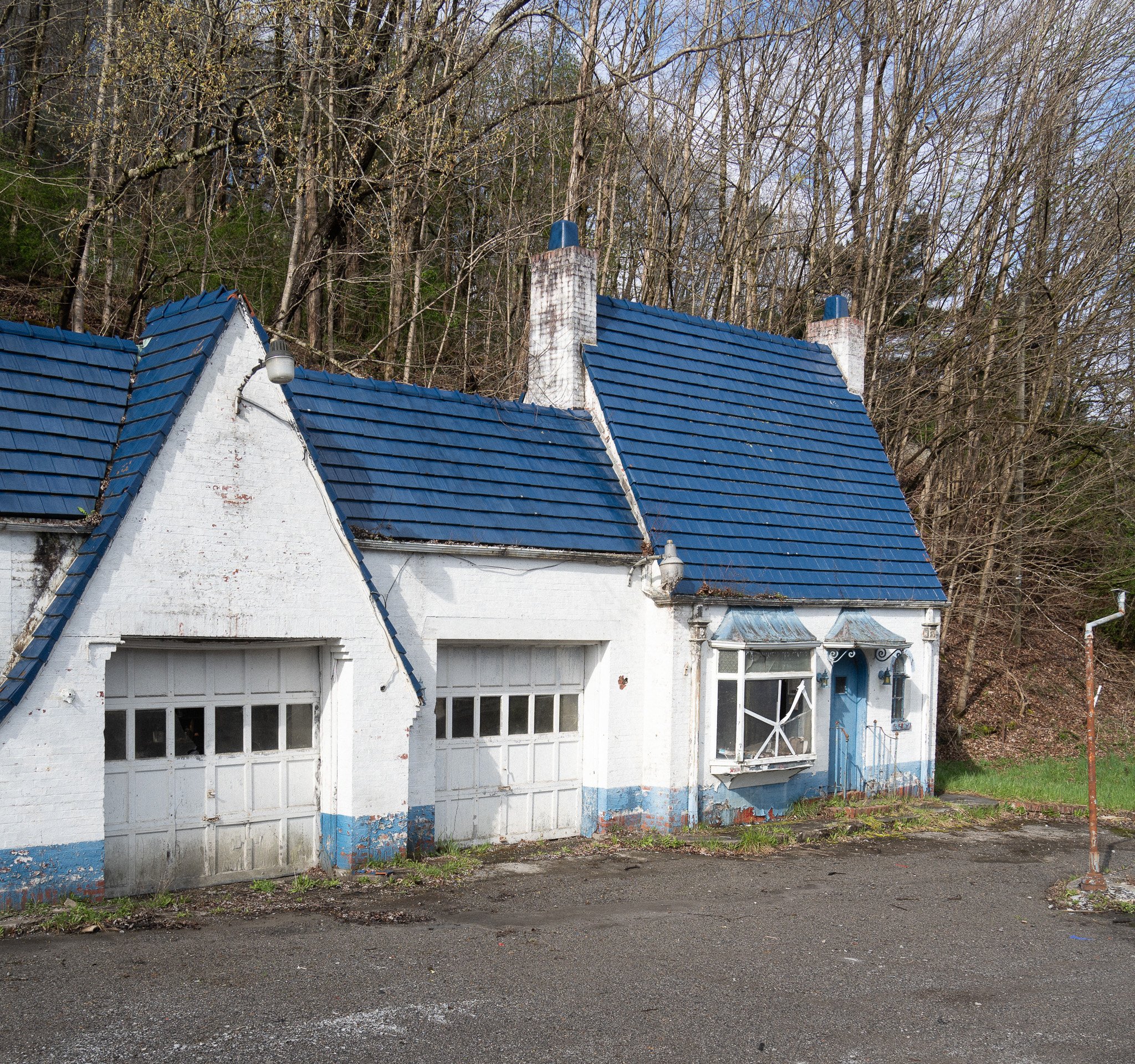 Abandoned auto-repair shop - Bramwell, WV