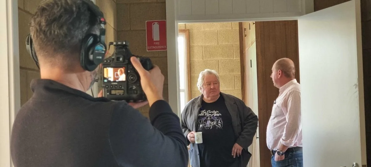 Region Riverina:  Australian acting legend John Wood lends his time to a great Wagga cause